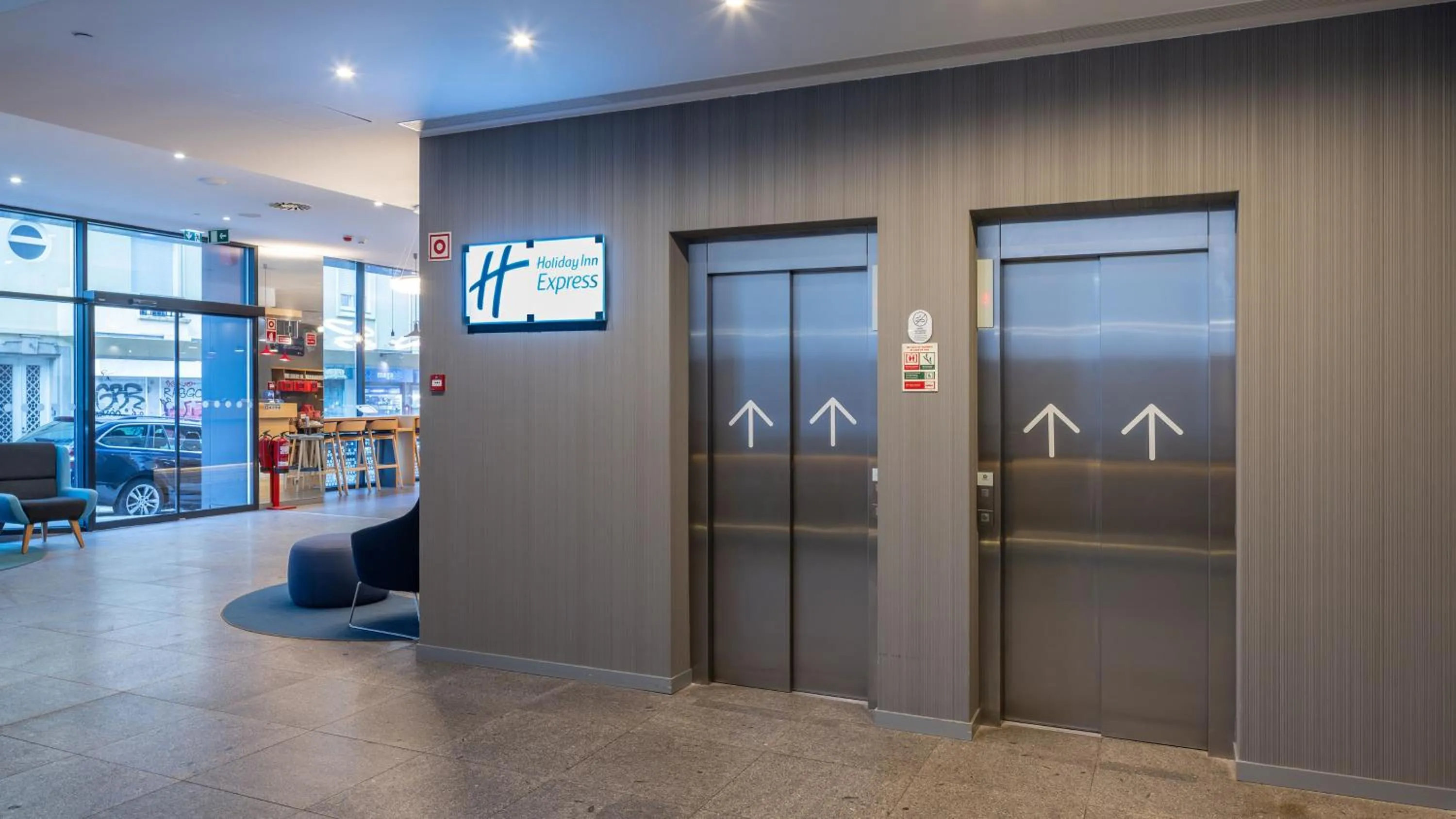 Lobby or reception in Holiday Inn Express Porto City Centre by IHG