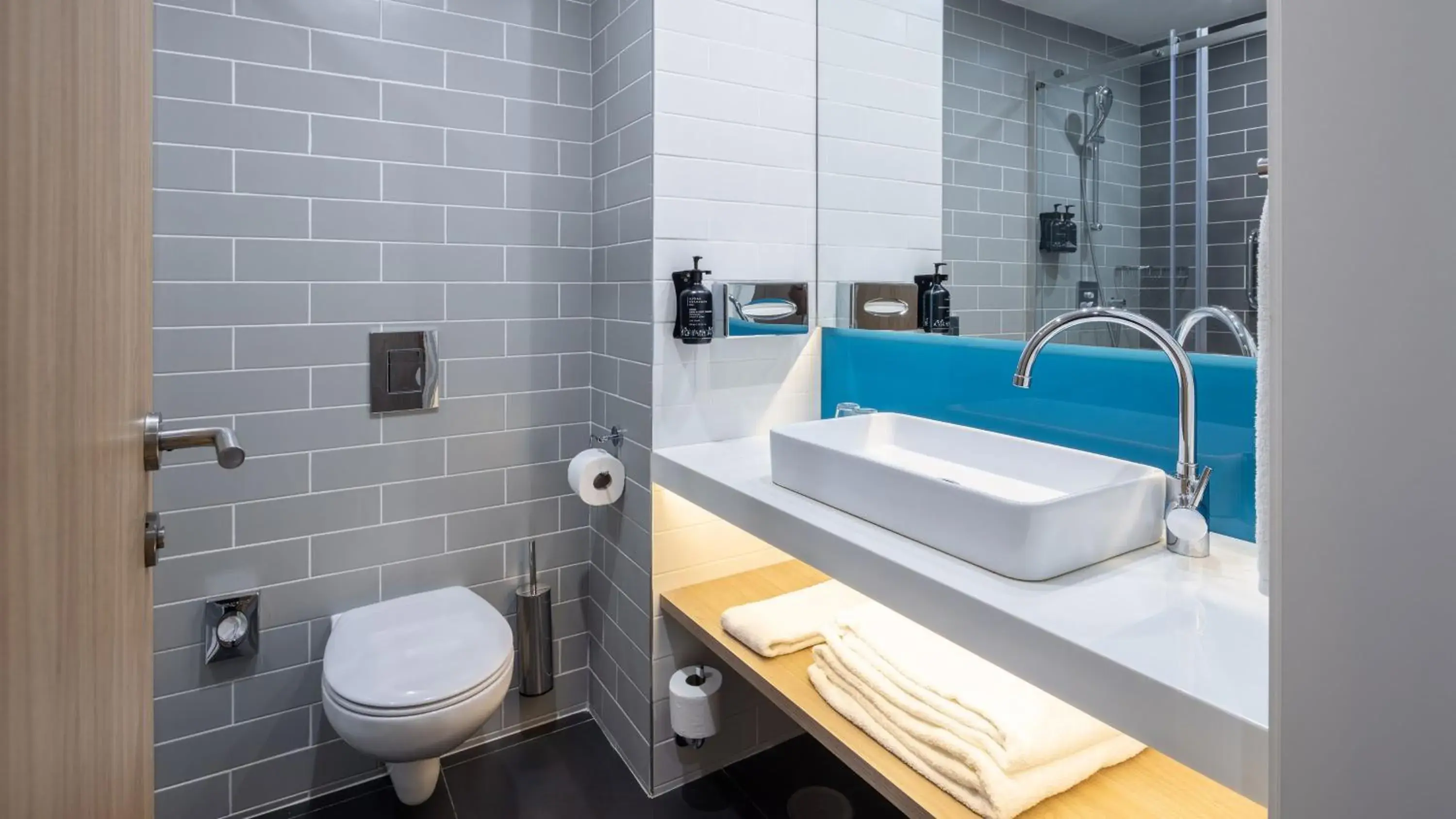 Standard Double Room with Sofa Bed in Holiday Inn Express Porto City Centre by IHG Standard Double Room with Sofa Bed in Holiday Inn Express Porto City Centre by IHG