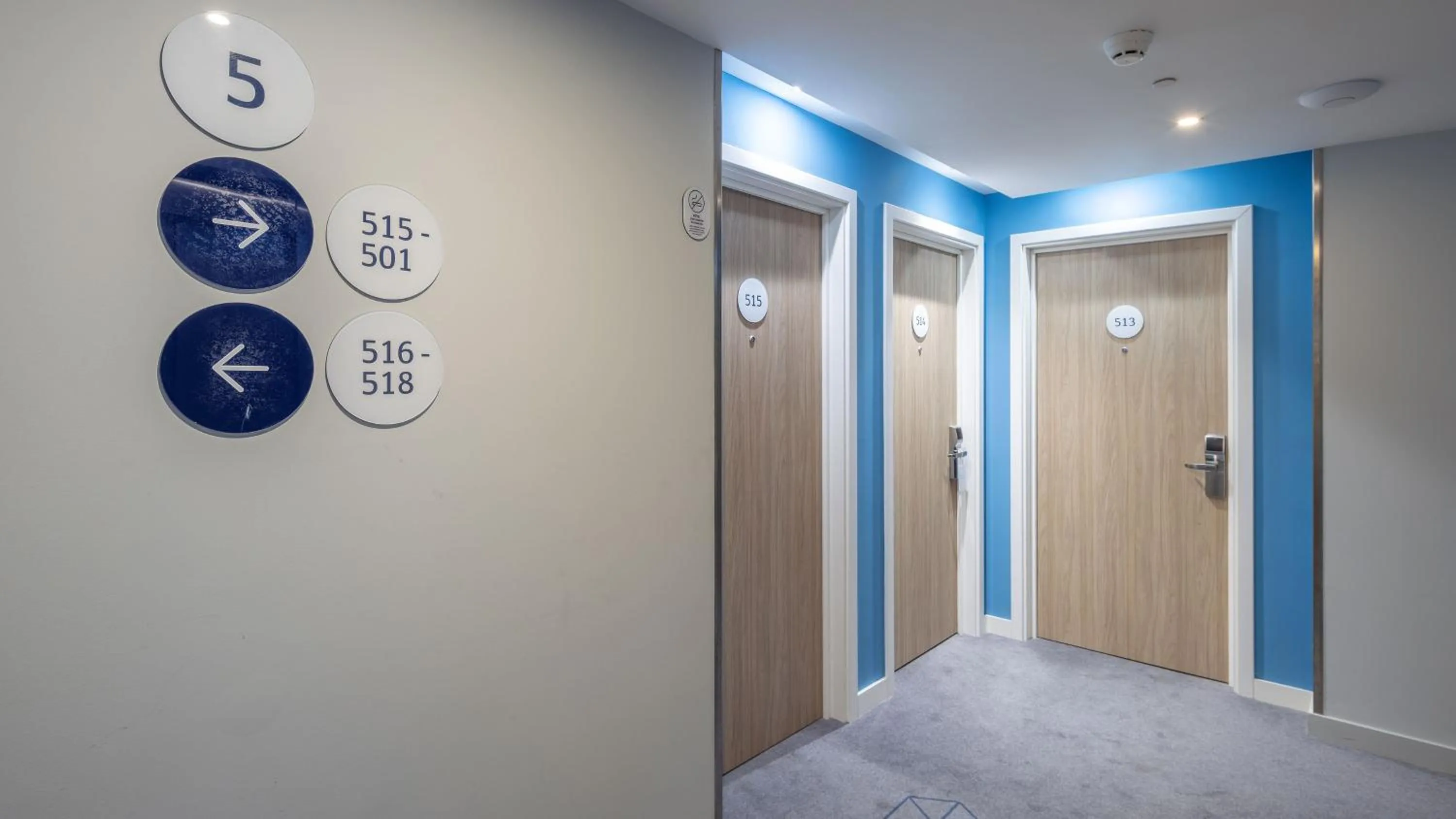 Lobby or reception in Holiday Inn Express Porto City Centre by IHG