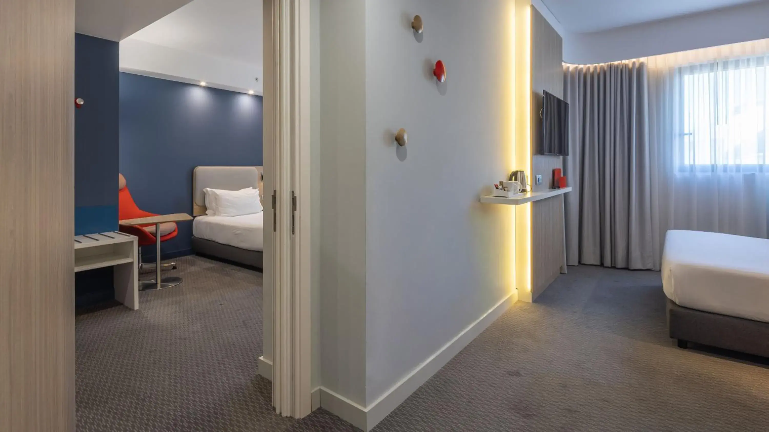 Standard Double Room with Sofa Bed in Holiday Inn Express Porto City Centre by IHG Standard Double Room with Sofa Bed in Holiday Inn Express Porto City Centre by IHG