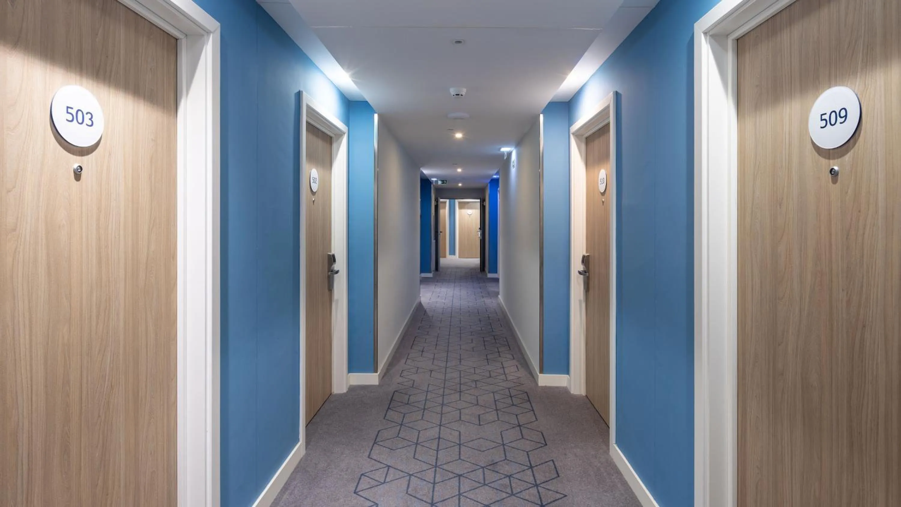 Lobby or reception in Holiday Inn Express Porto City Centre by IHG