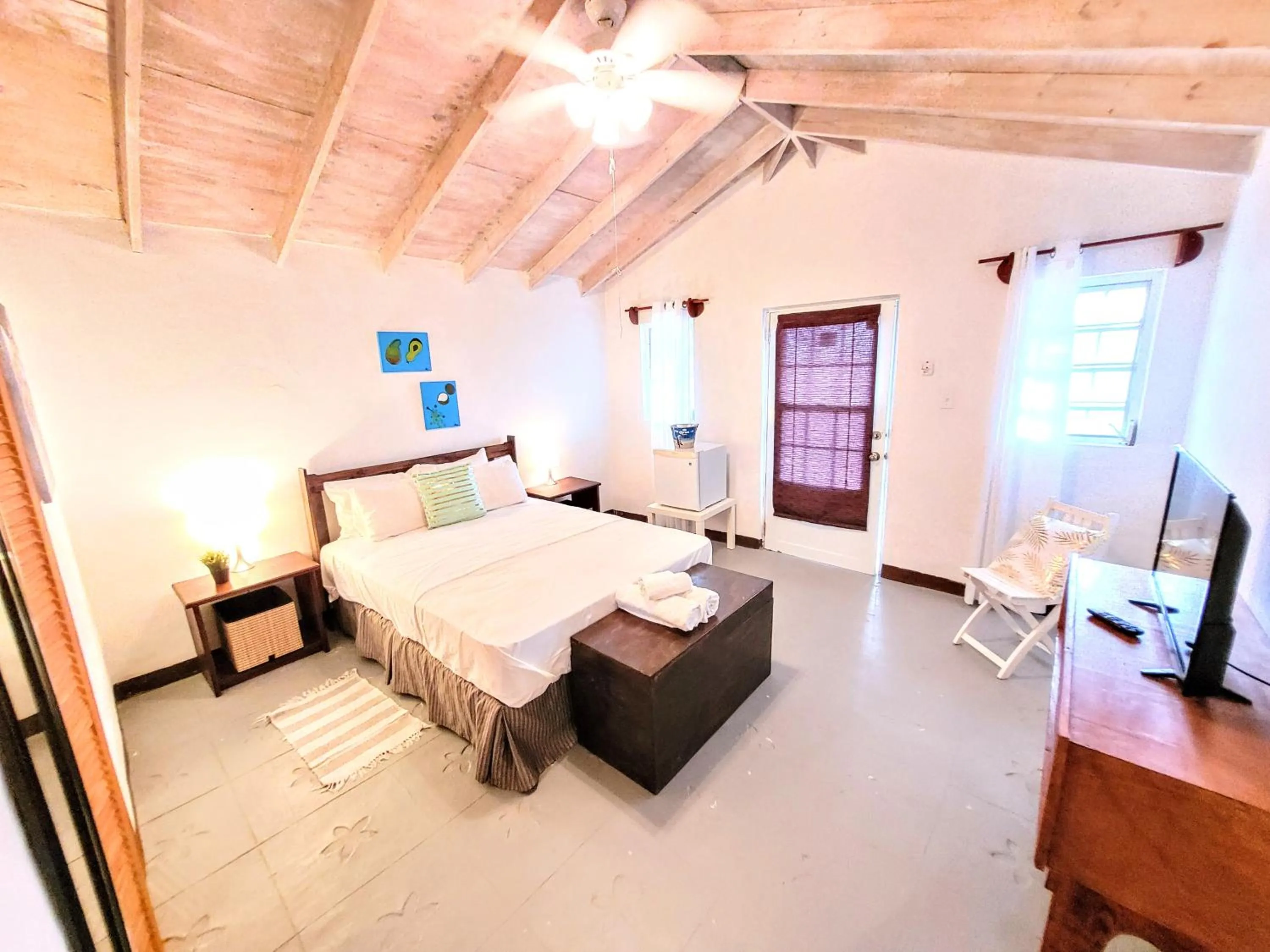 Bed in Ellen Bay Inn