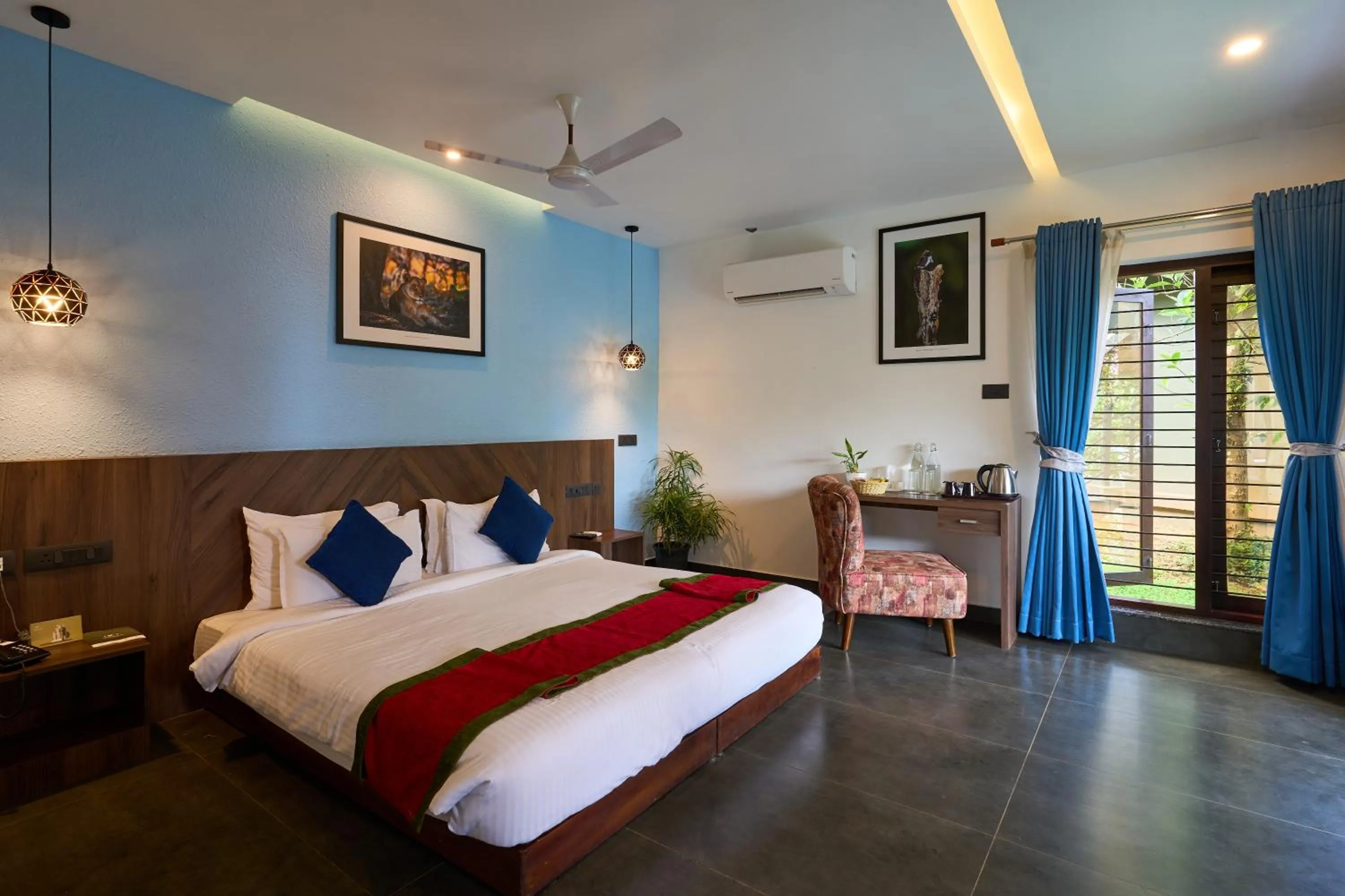 Bed in Haze and Kites Resort Munnar