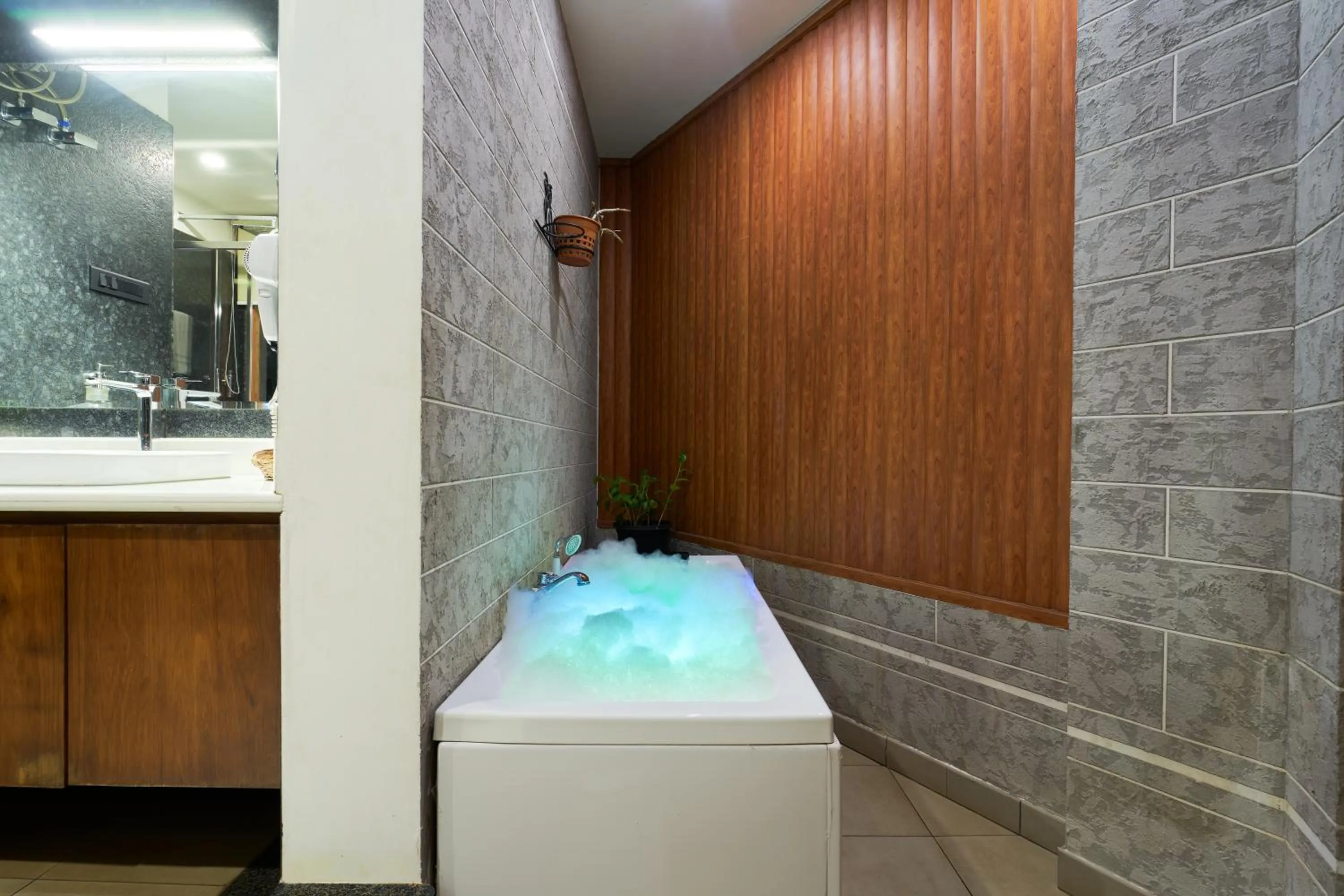 Bathroom in Haze and Kites Resort Munnar