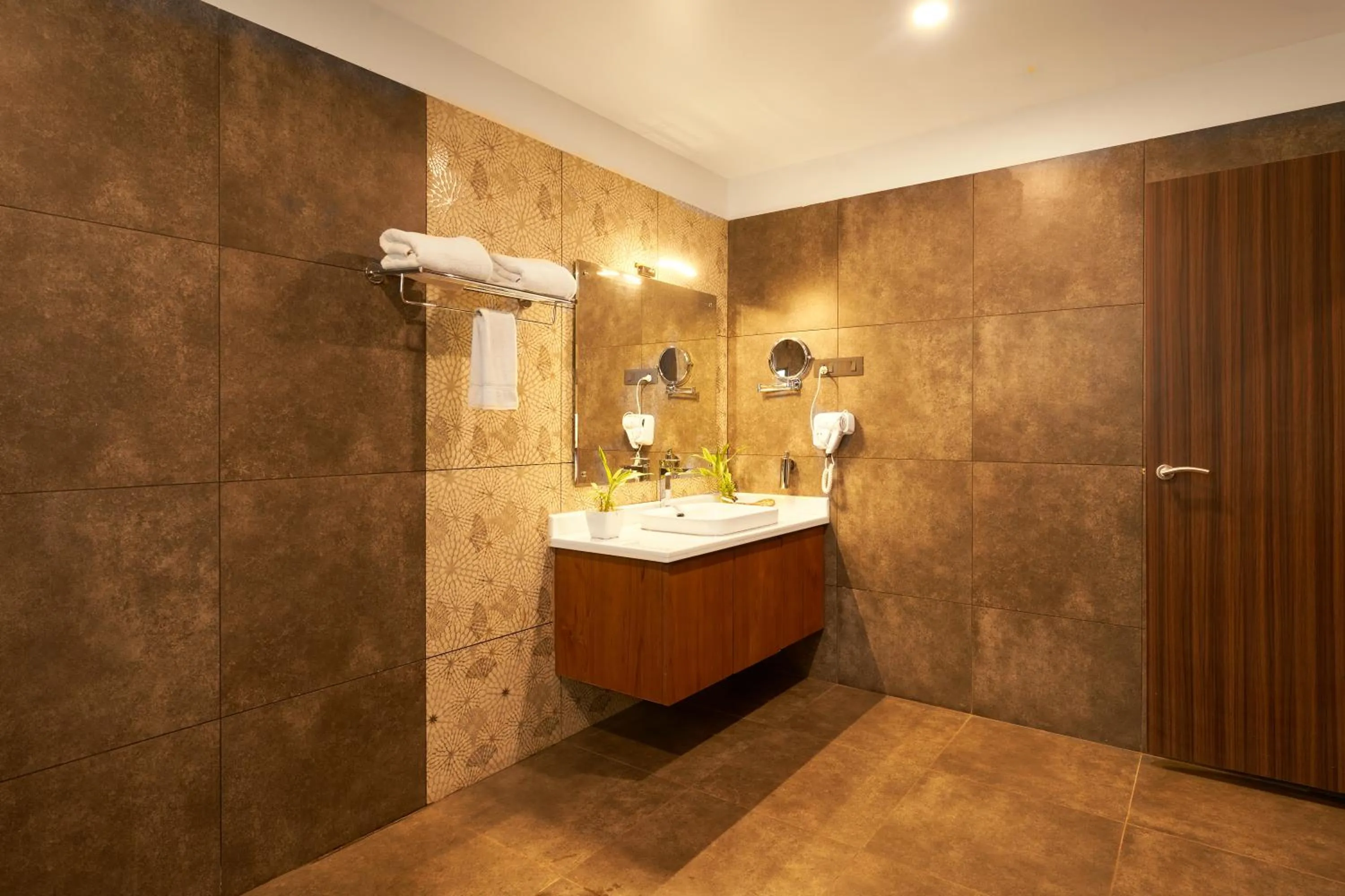 Shower in Haze and Kites Resort Munnar