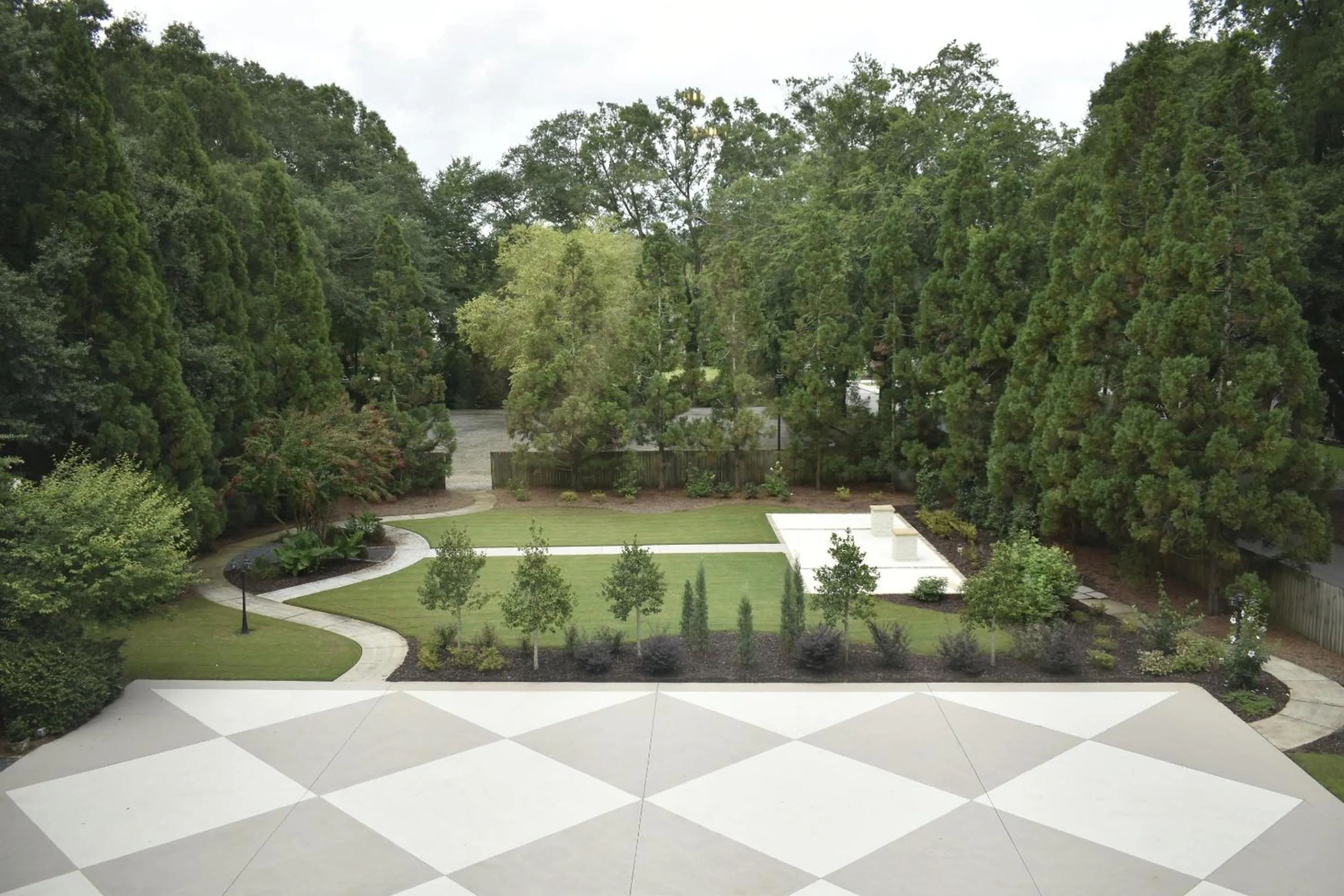 Garden in Sparrow Grove Manor