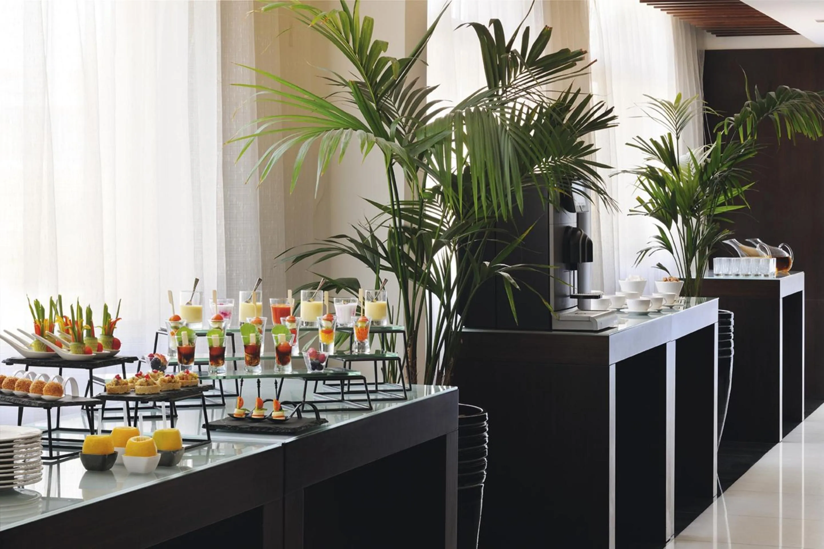 Restaurant/places to eat in Mövenpick Hotel Apartments Al Mamzar Dubai