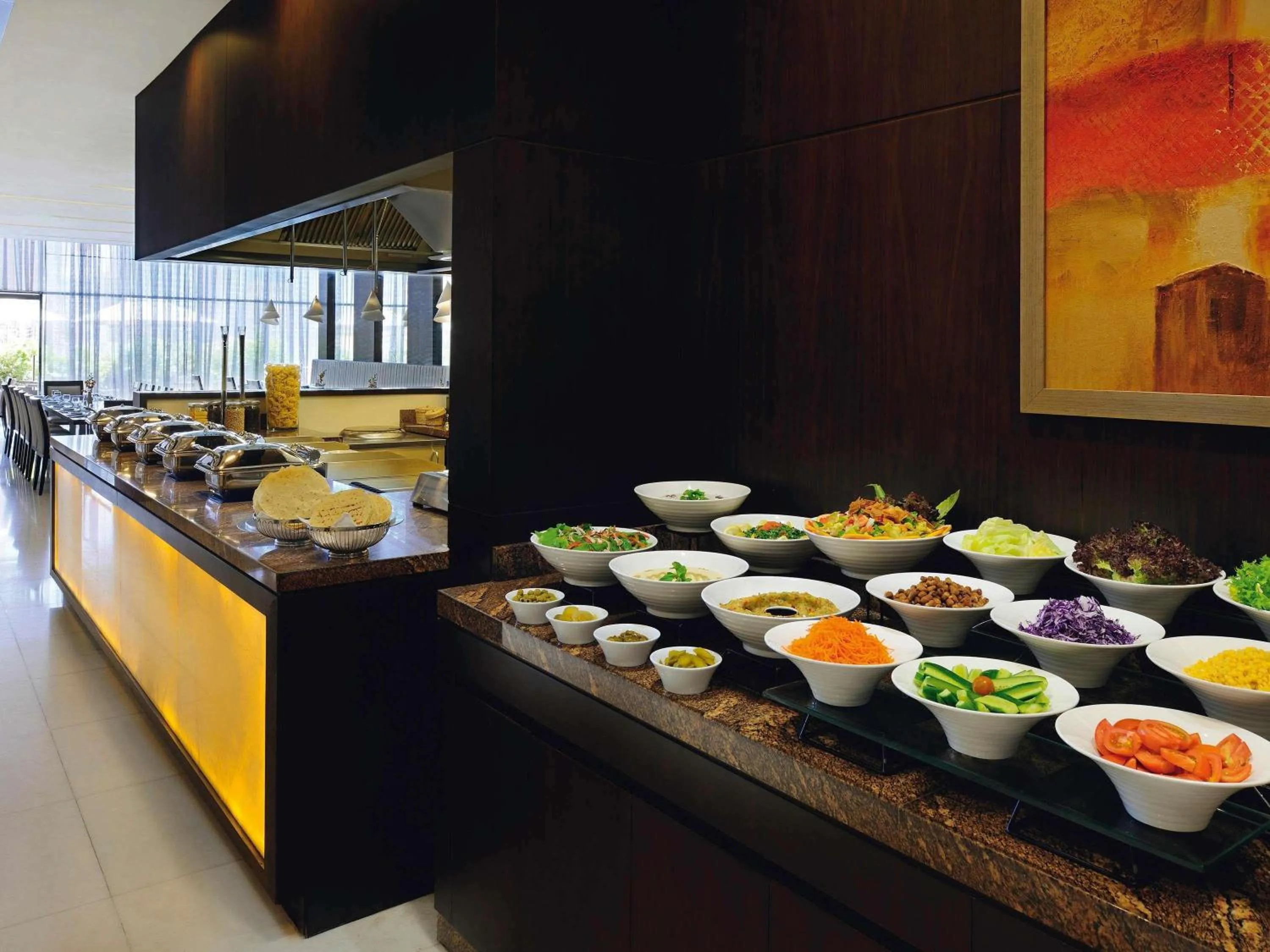 Restaurant/places to eat in Mövenpick Hotel Apartments Al Mamzar Dubai