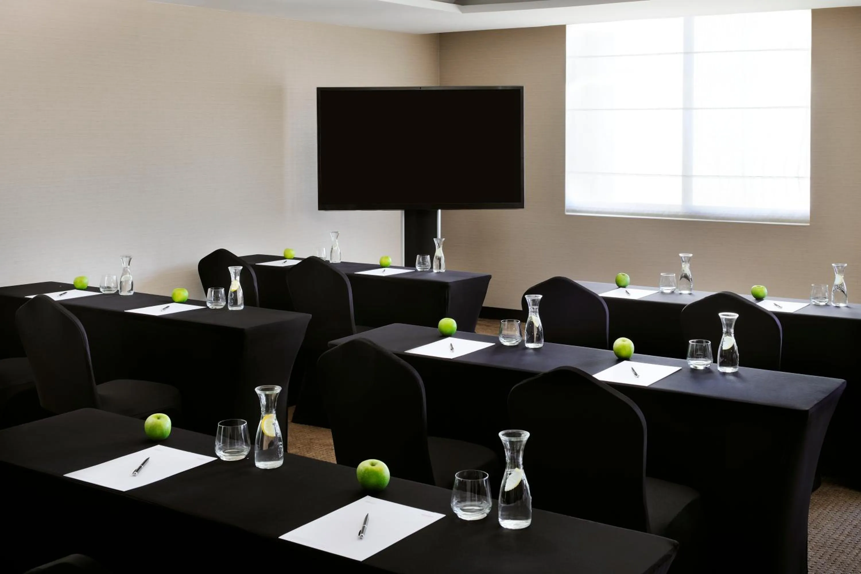 Business facilities in Mövenpick Hotel Apartments Al Mamzar Dubai