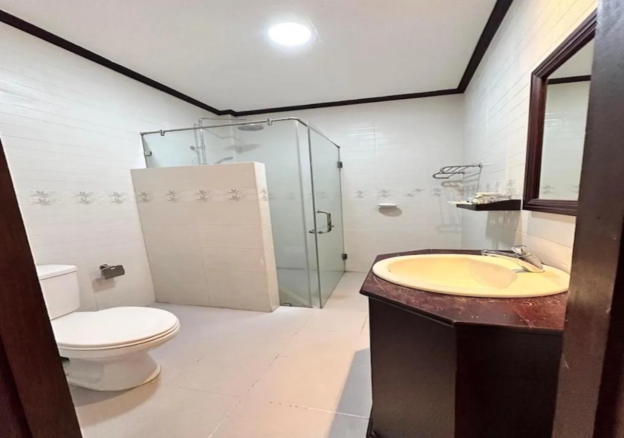 Shower in Y Not Lao Villa