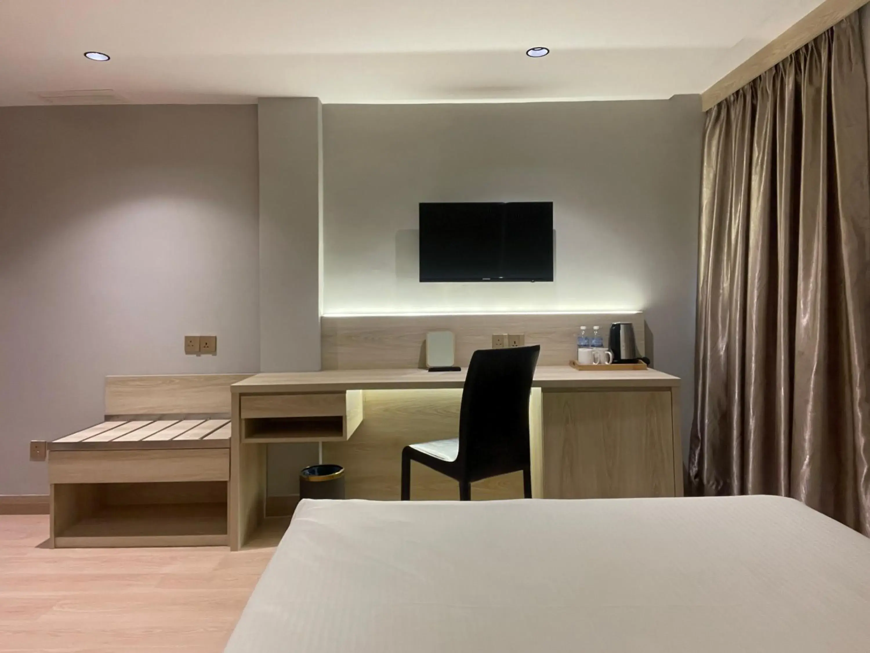 Standard Deluxe Room in Hotel Imperial Standard Deluxe Room in Hotel Imperial