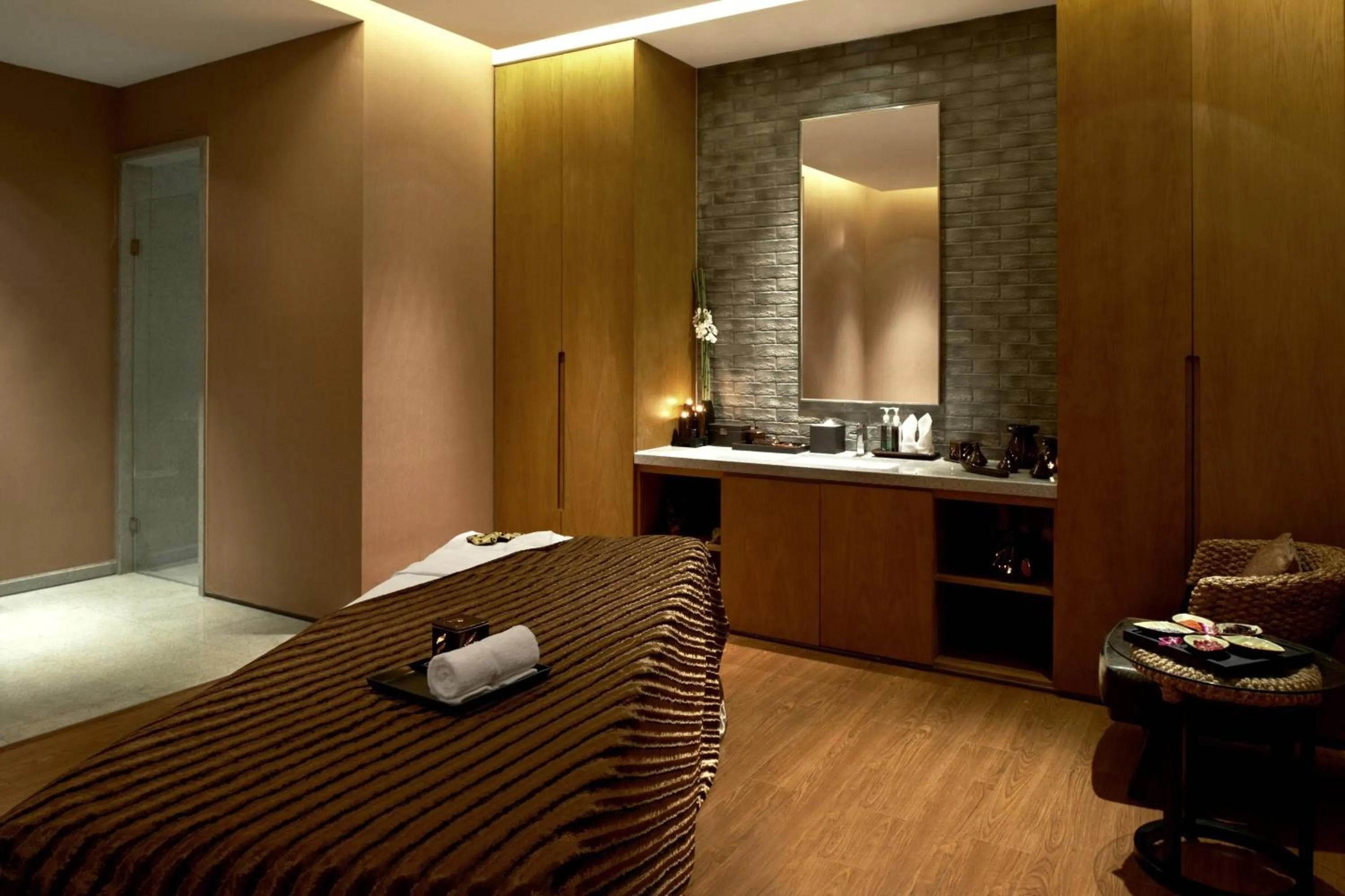 Spa and wellness centre/facilities, Bed in Four Points by Sheraton Qingdao, West Coast