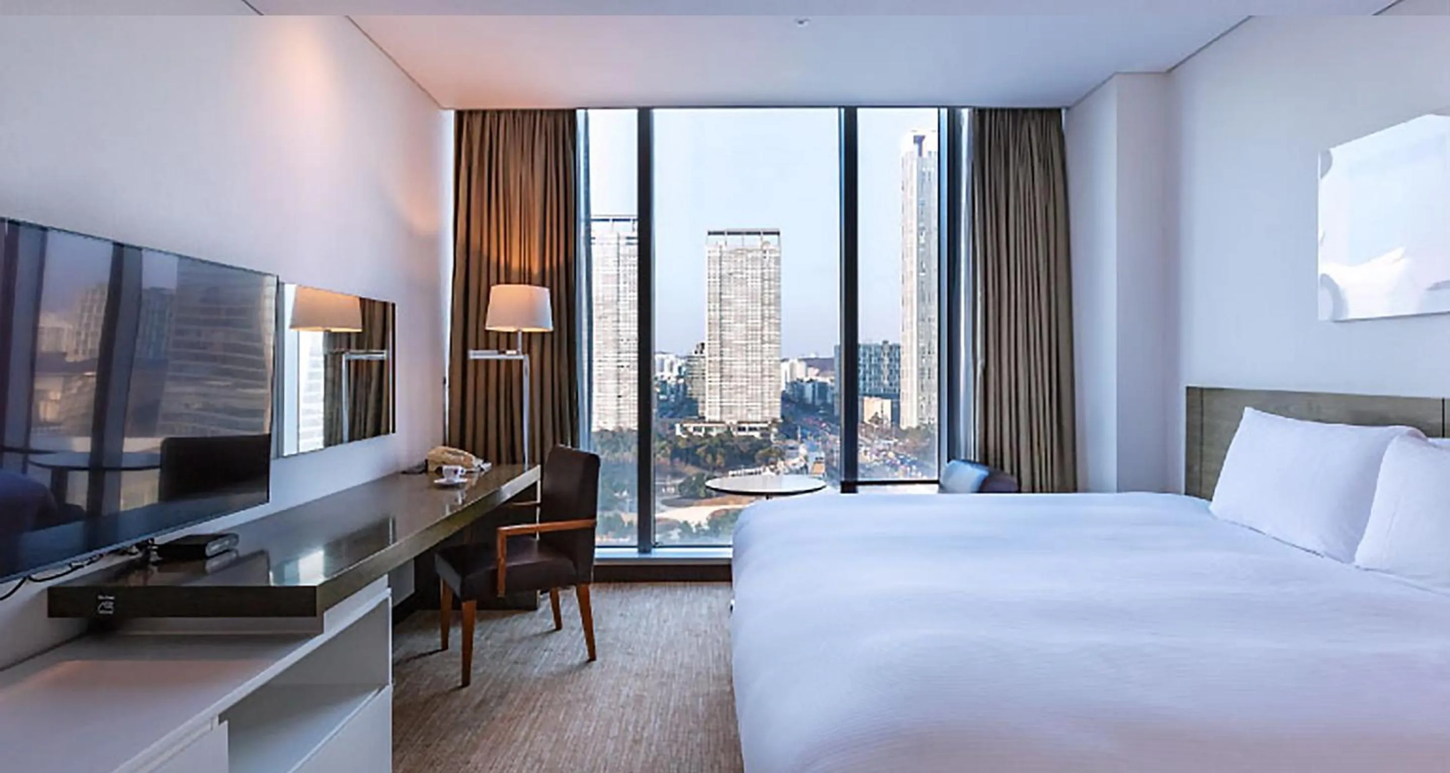 Bed in Orakai Songdo Park Hotel, BW Premier Collection