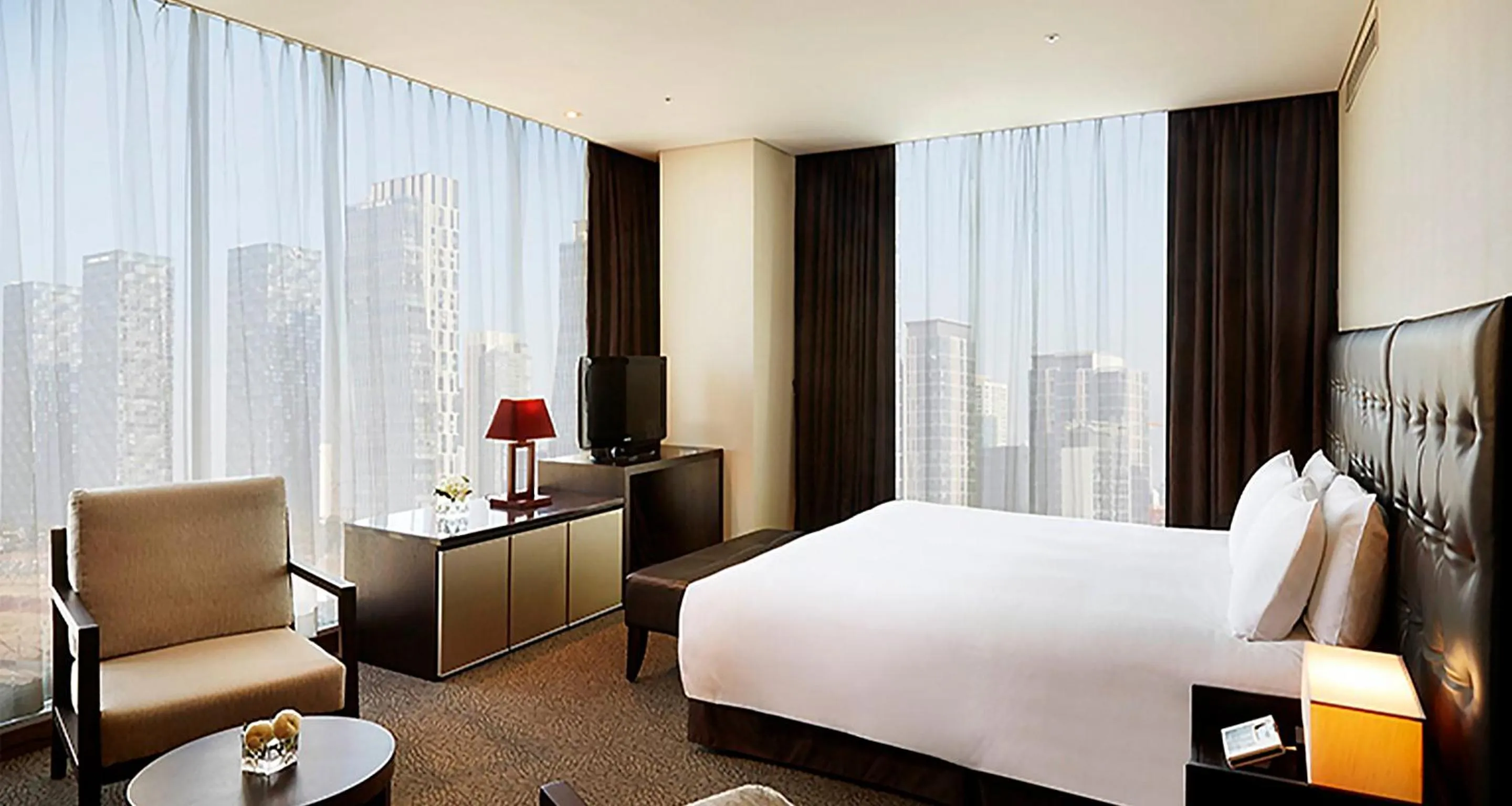 Bed in Orakai Songdo Park Hotel, BW Premier Collection