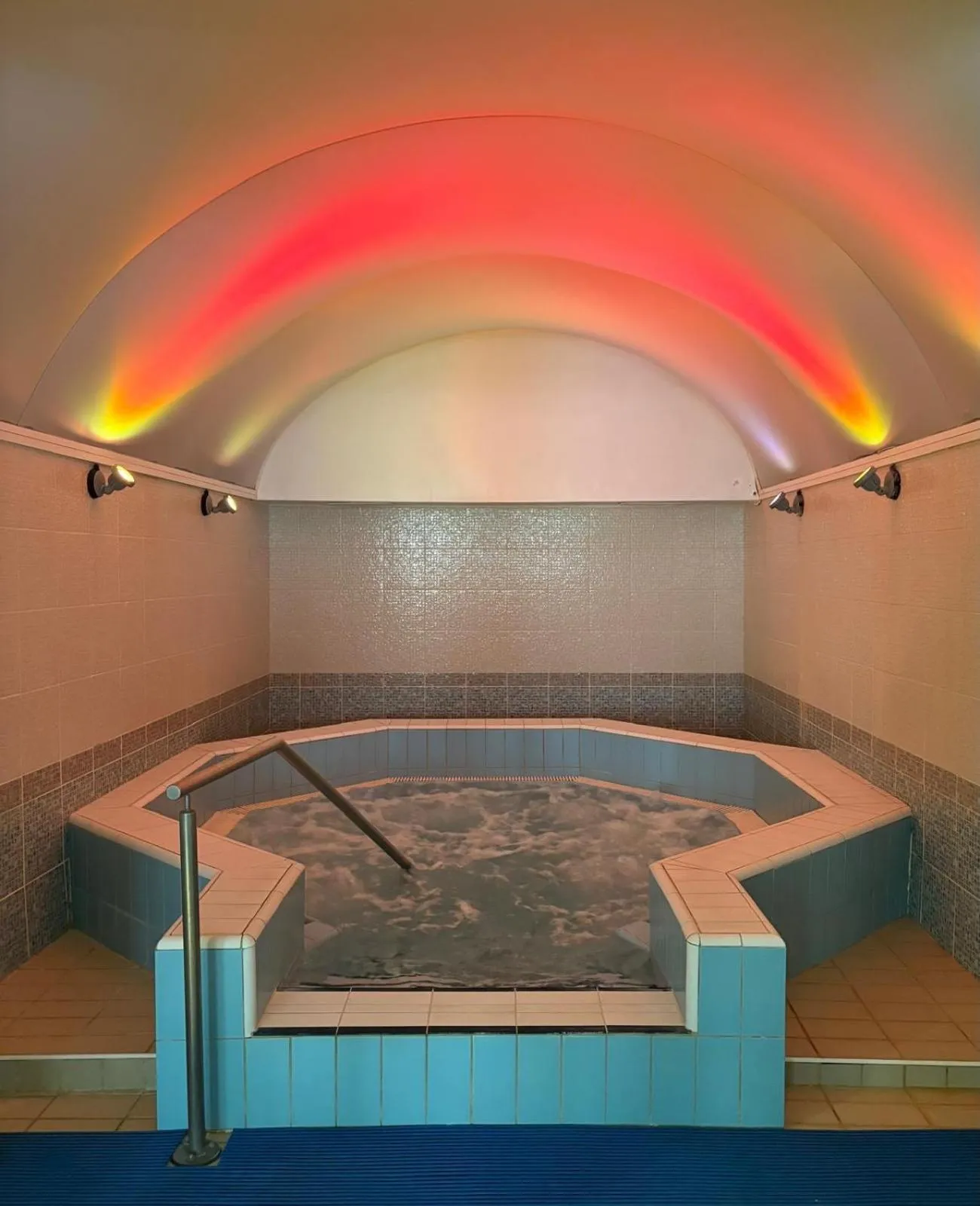 Spa and wellness centre/facilities in College des Doctrinaires, Hôtel, Résidence et SPA