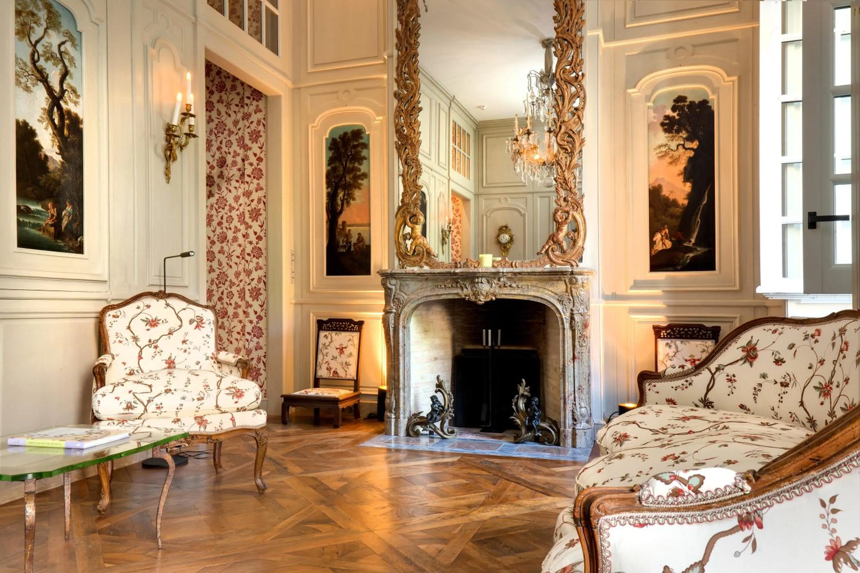 Communal lounge/ TV room in College des Doctrinaires, Hôtel, Résidence et SPA
