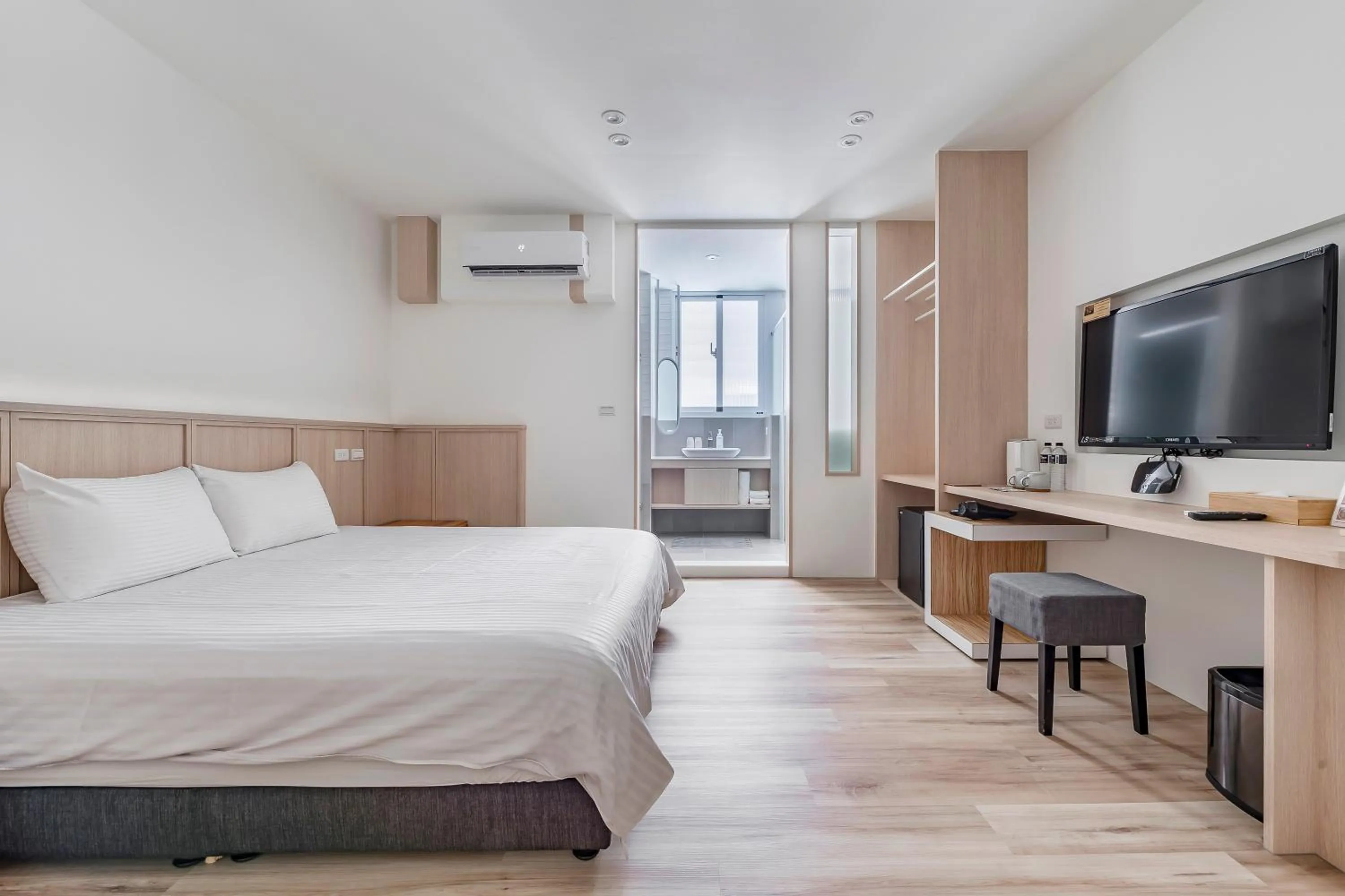 Photo of the whole room, Bed in Taitung Spring Homestay B&B