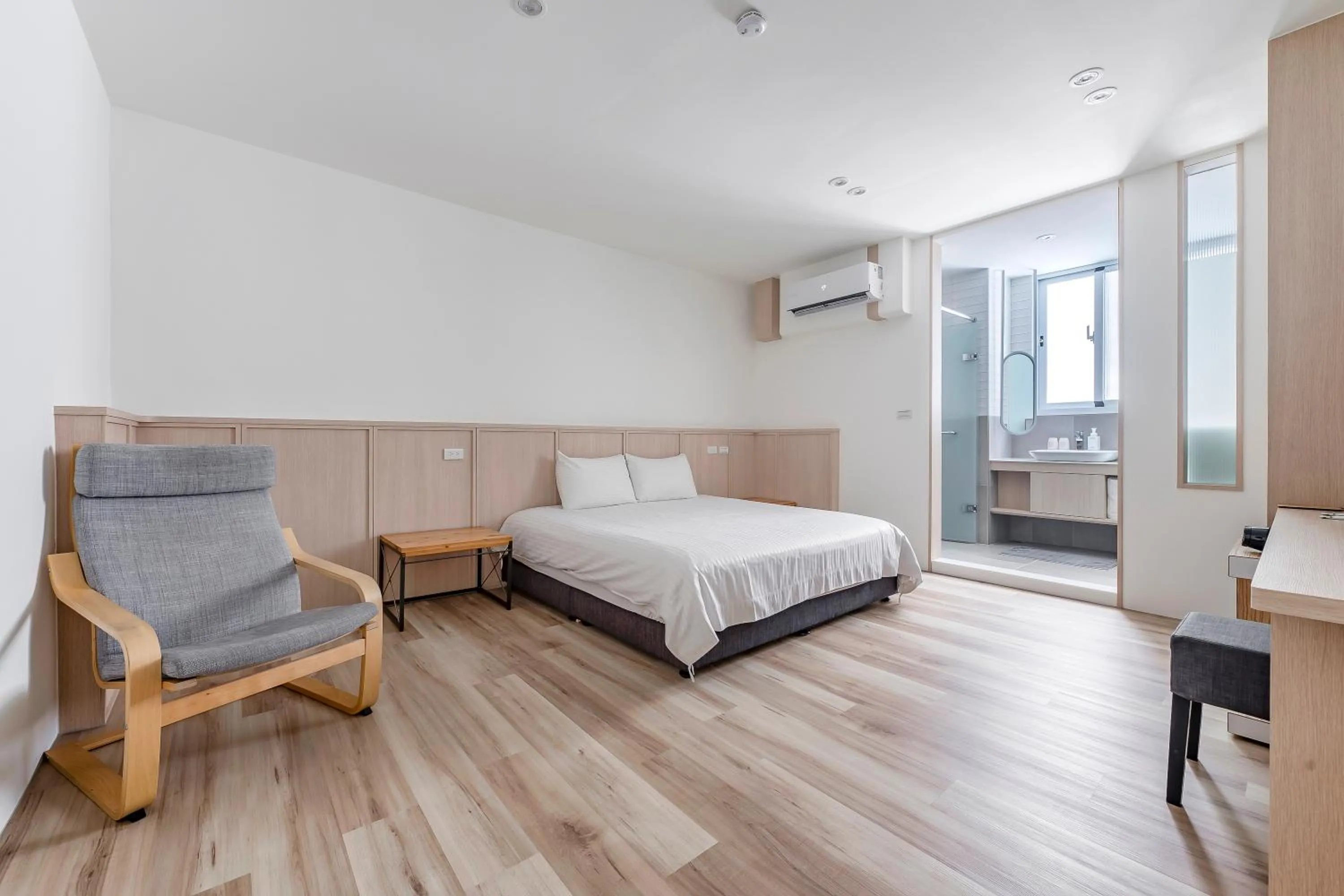 Photo of the whole room, Bed in Taitung Spring Homestay B&B