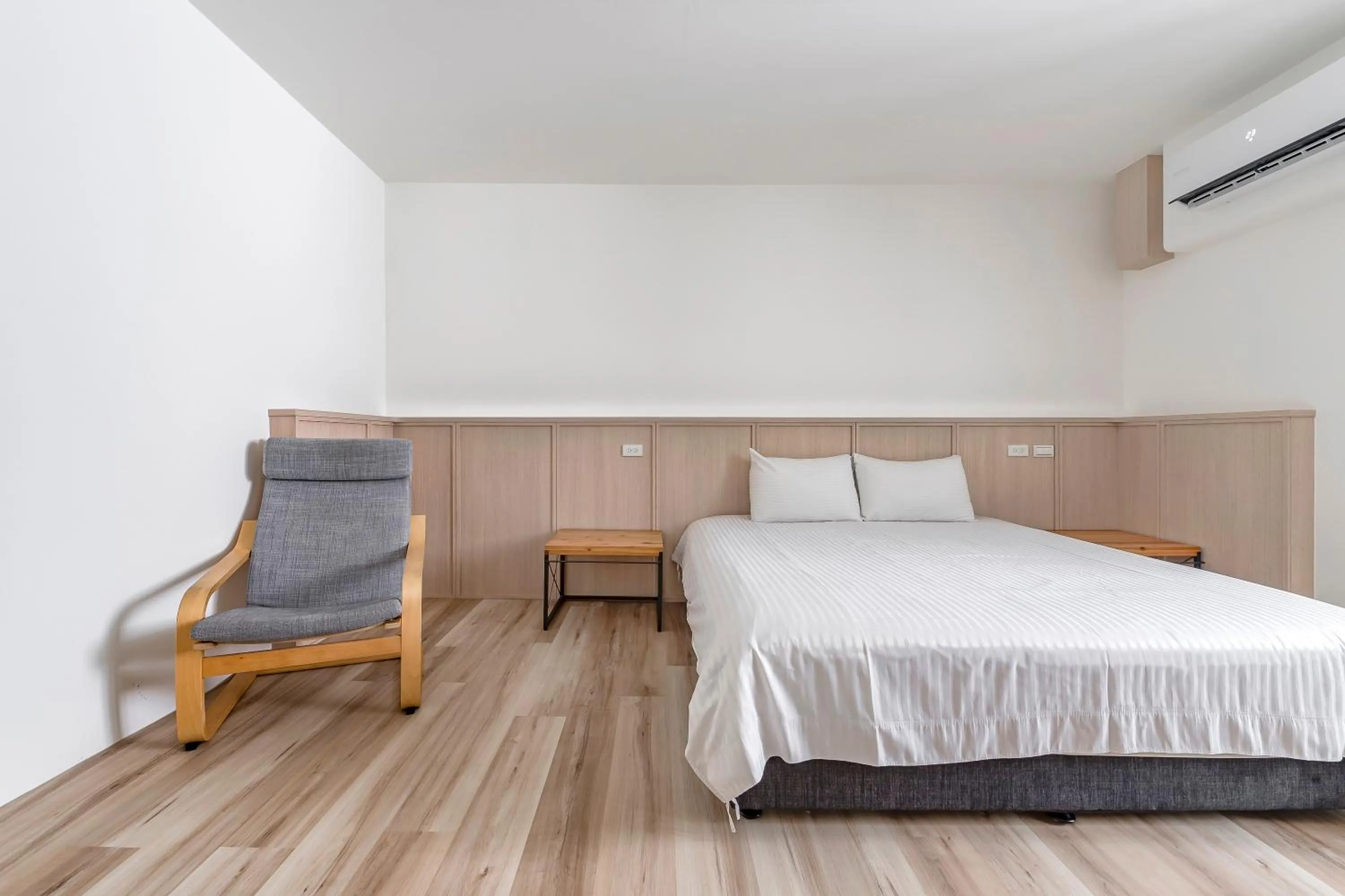 Photo of the whole room, Bed in Taitung Spring Homestay B&B