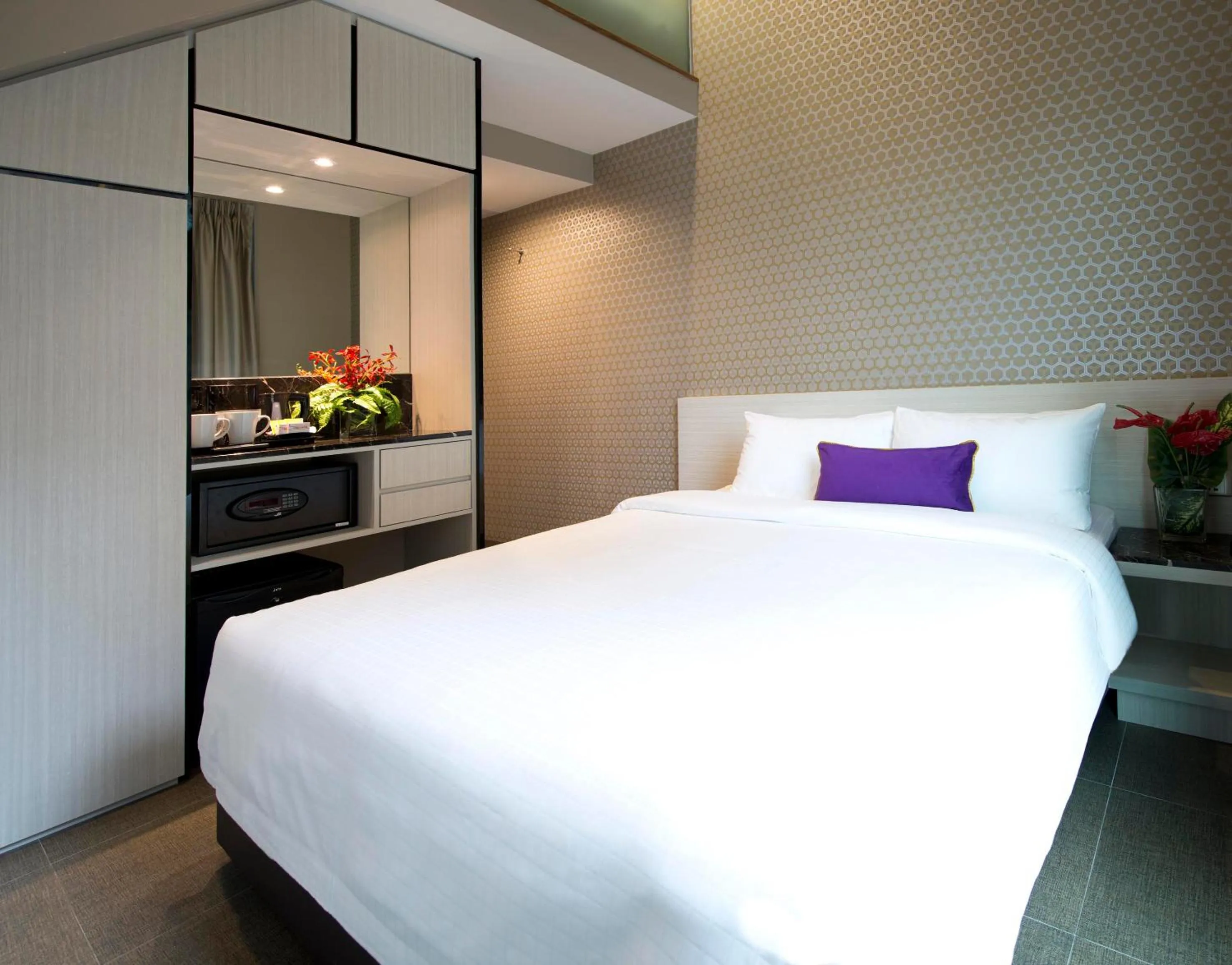 Bed in V Hotel Bencoolen