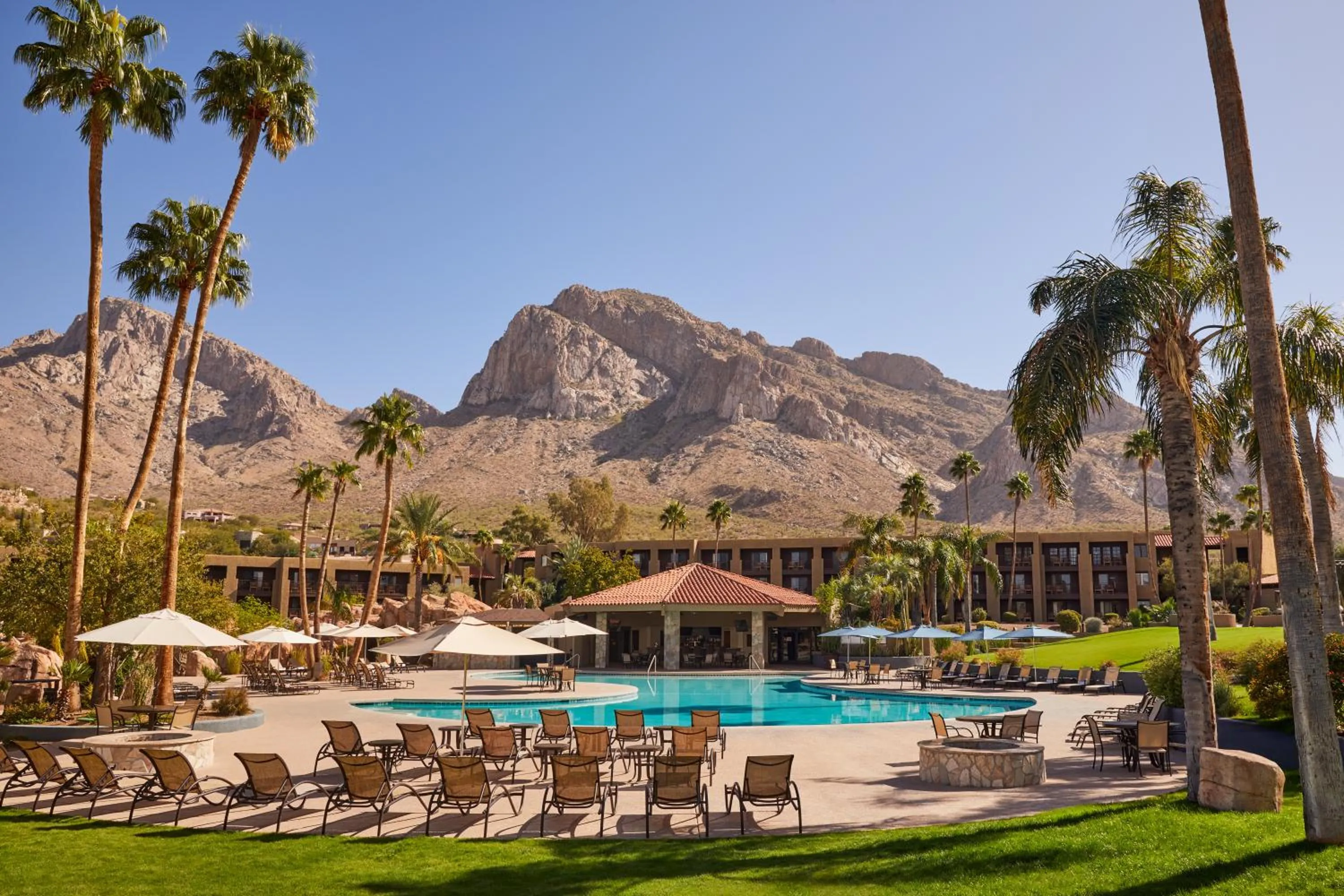 Swimming pool in El Conquistador Tucson, A Hilton Resort