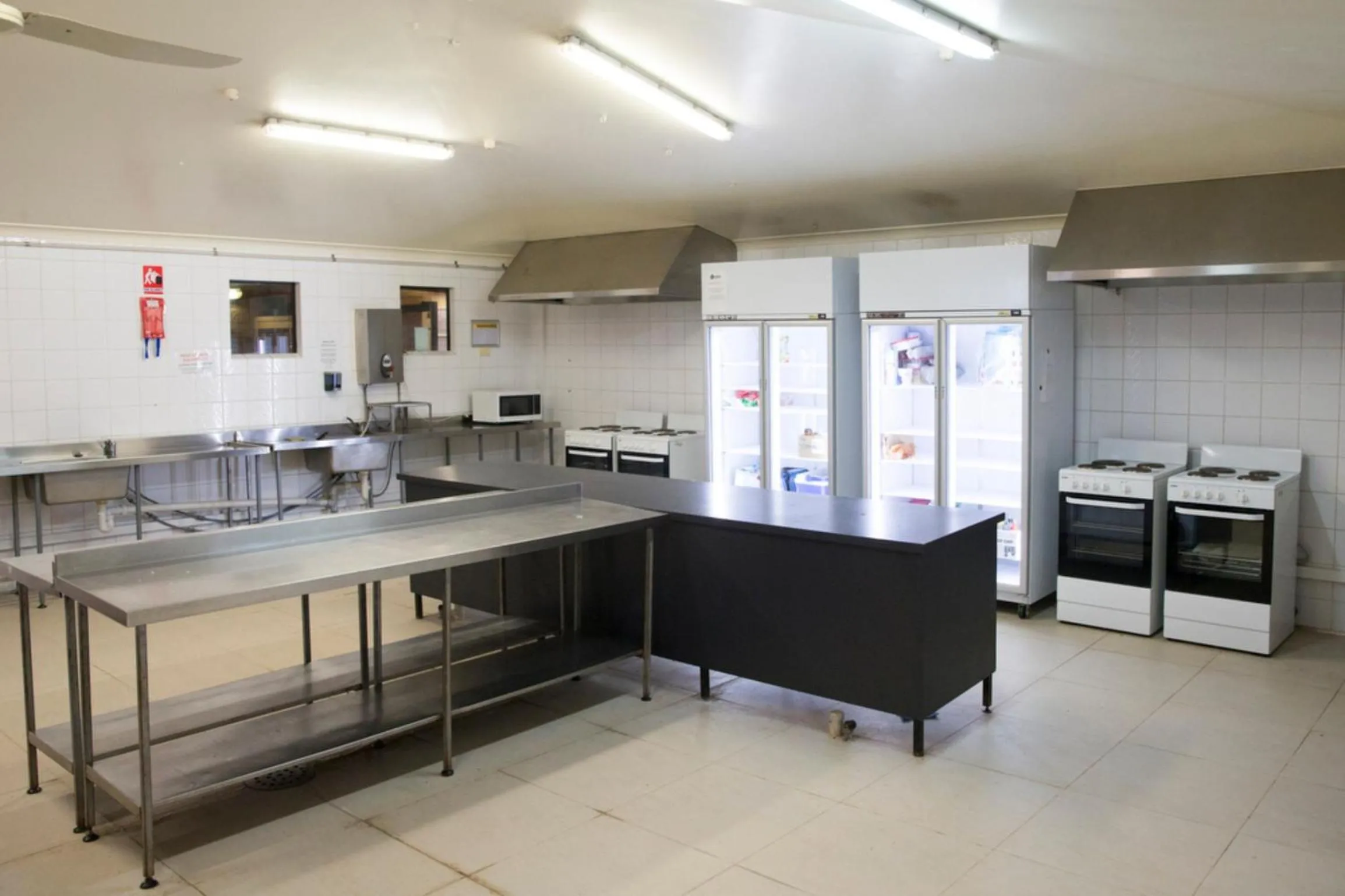 Communal kitchen in RAC Monkey Mia Dolphin Resort
