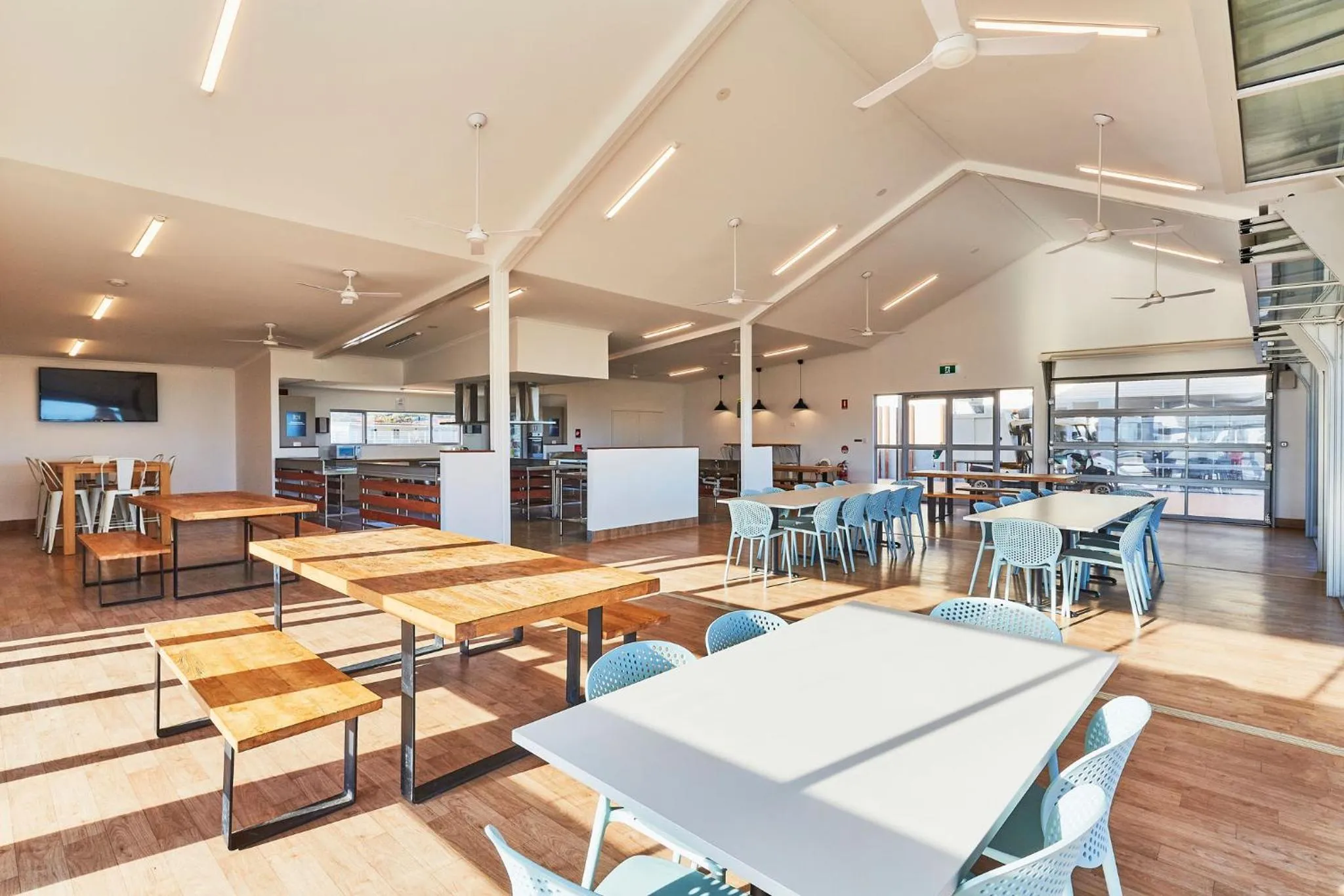 Communal kitchen in RAC Monkey Mia Dolphin Resort