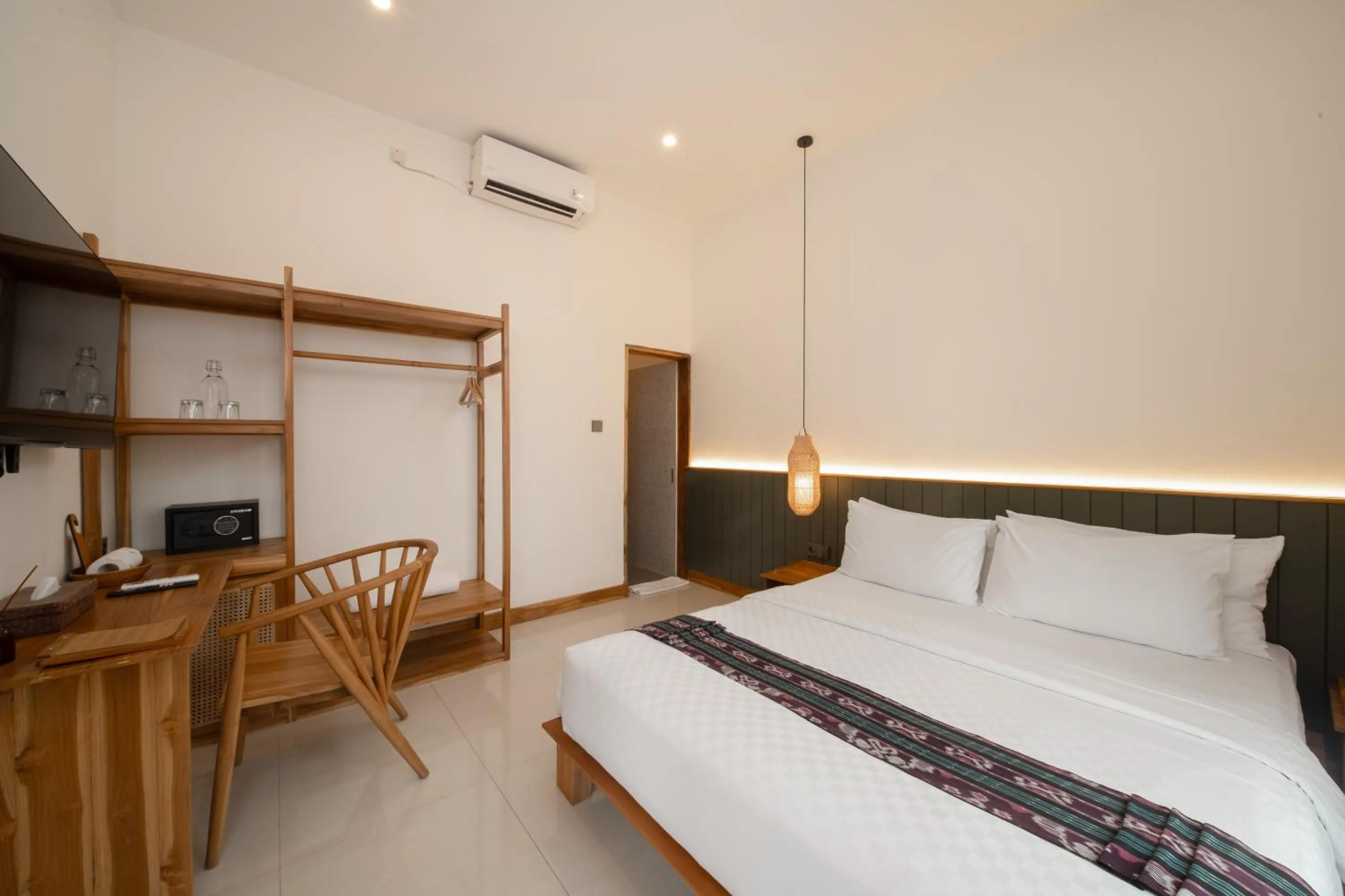 TV and multimedia, Bed in Green Hill Boutique Hotel