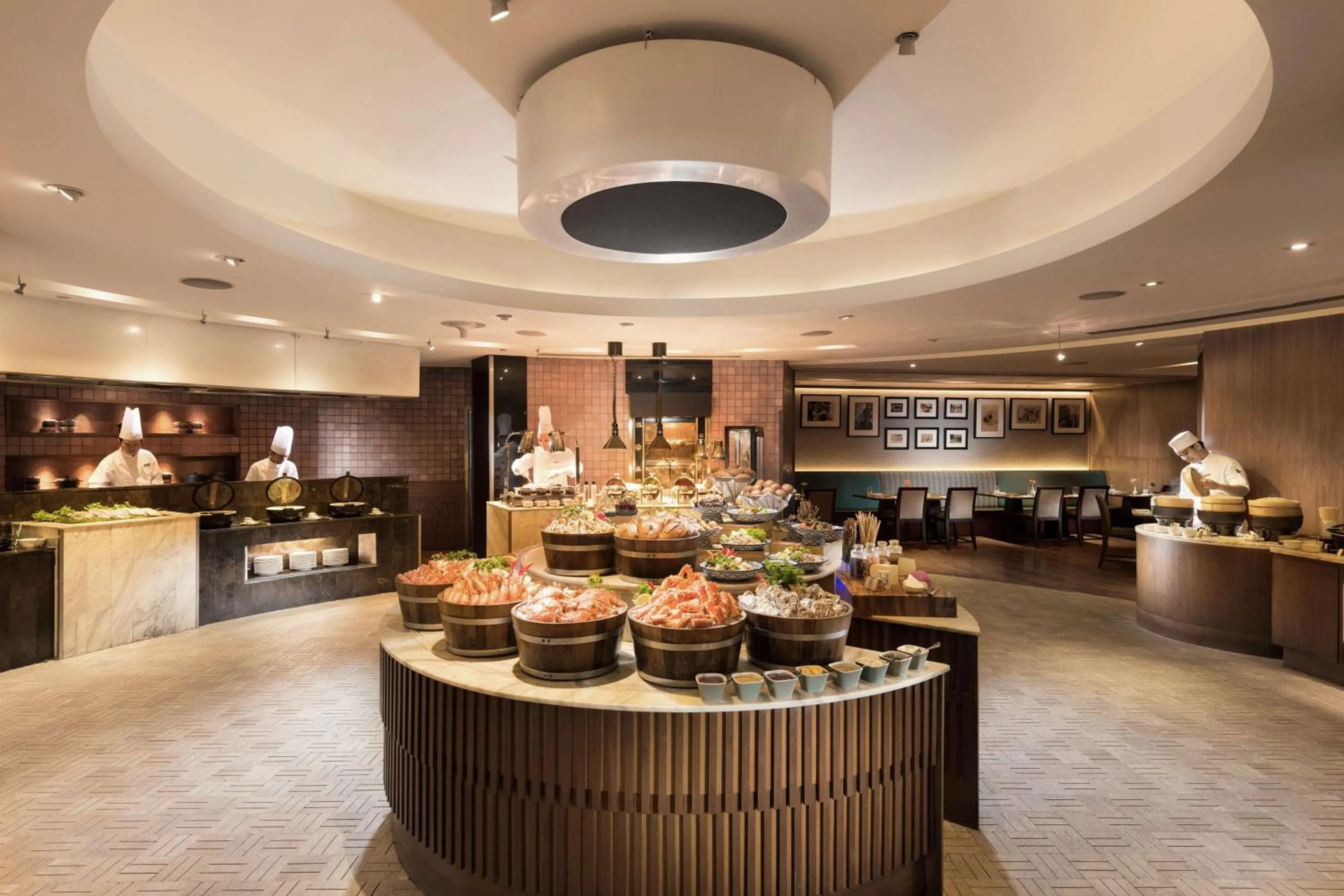 Restaurant/places to eat in Conrad Bangkok Residences