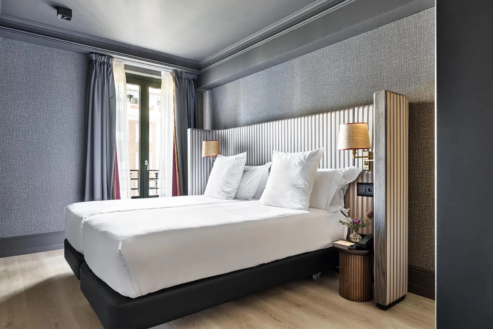 Bed in One Shot Luchana