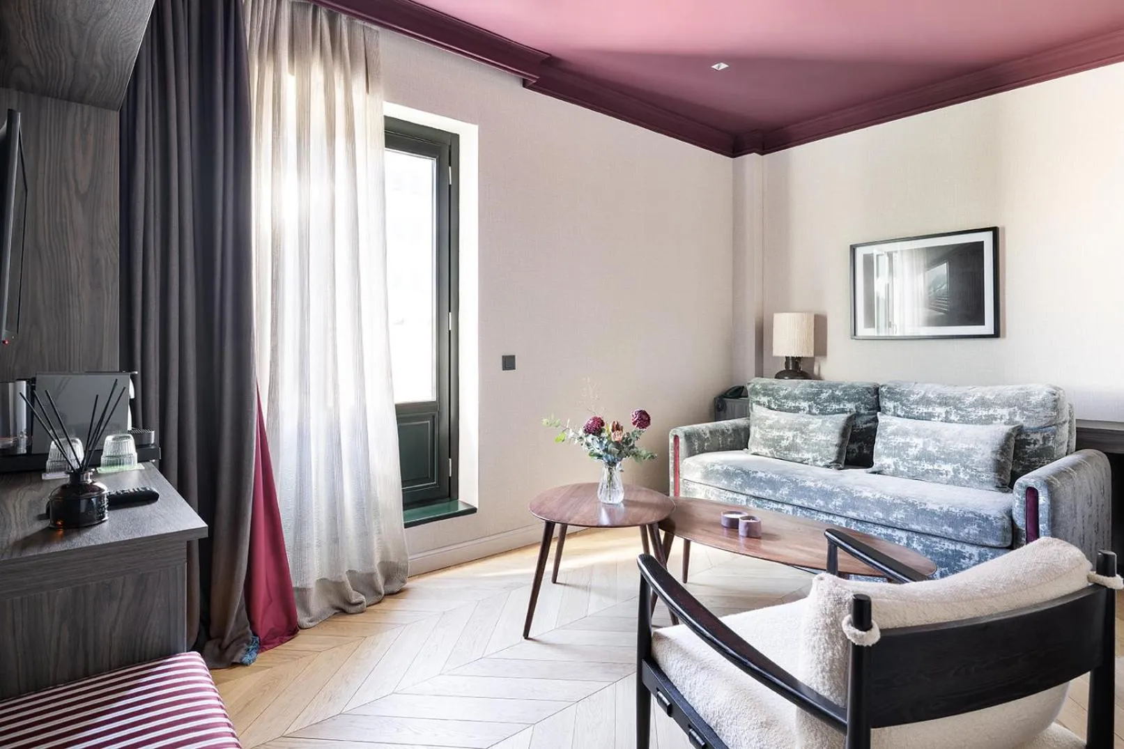 Decorative detail in One Shot Luchana