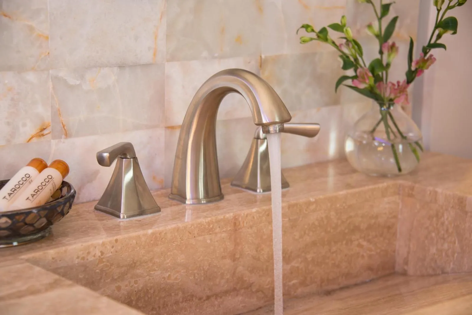 Bathroom in Gothic Eves Inn and Spa Bed and Breakfast