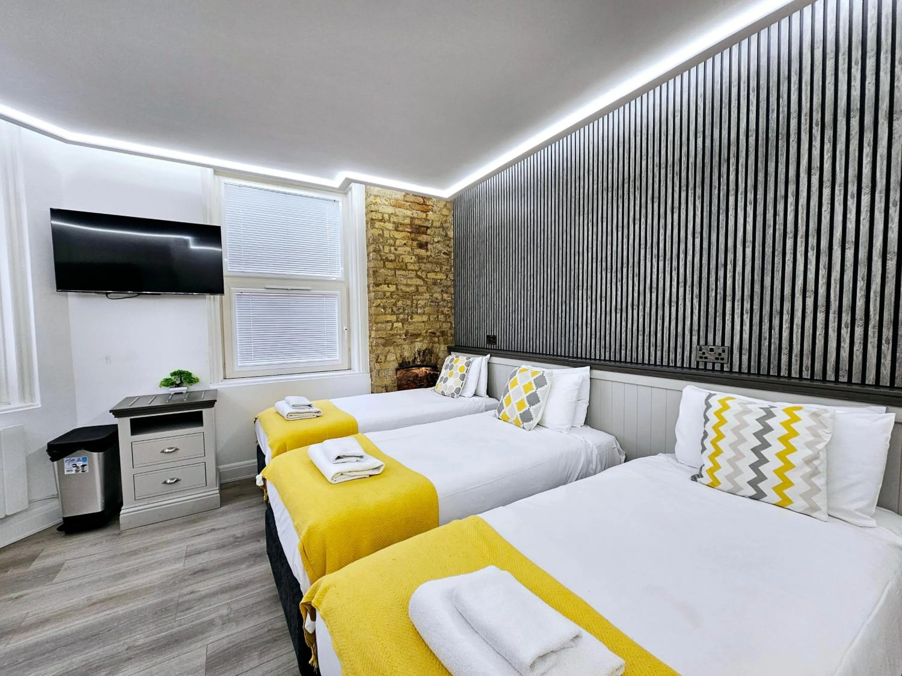 View (from property/room), Bed in London Stay Apartments