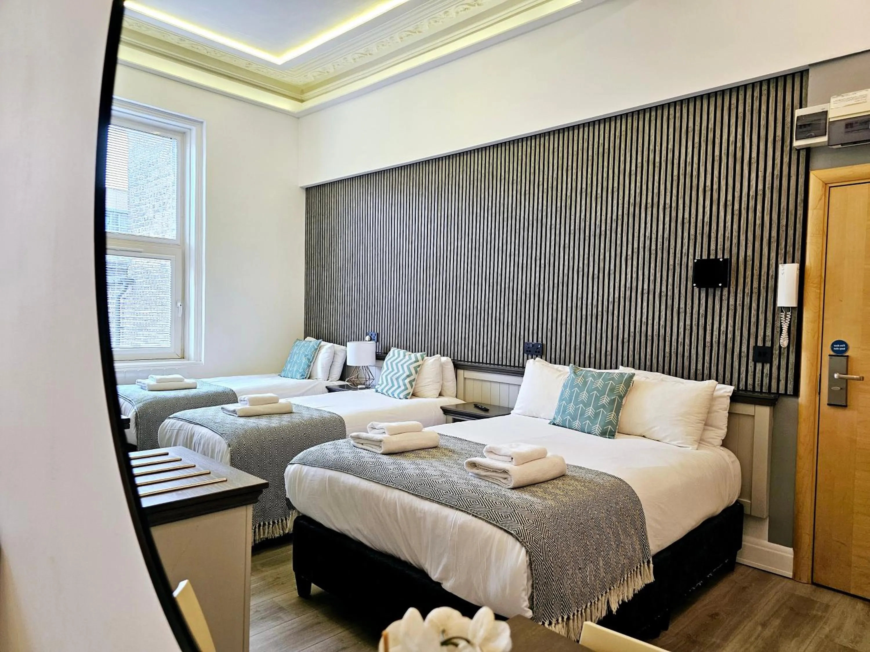 View (from property/room), Bed in London Stay Apartments