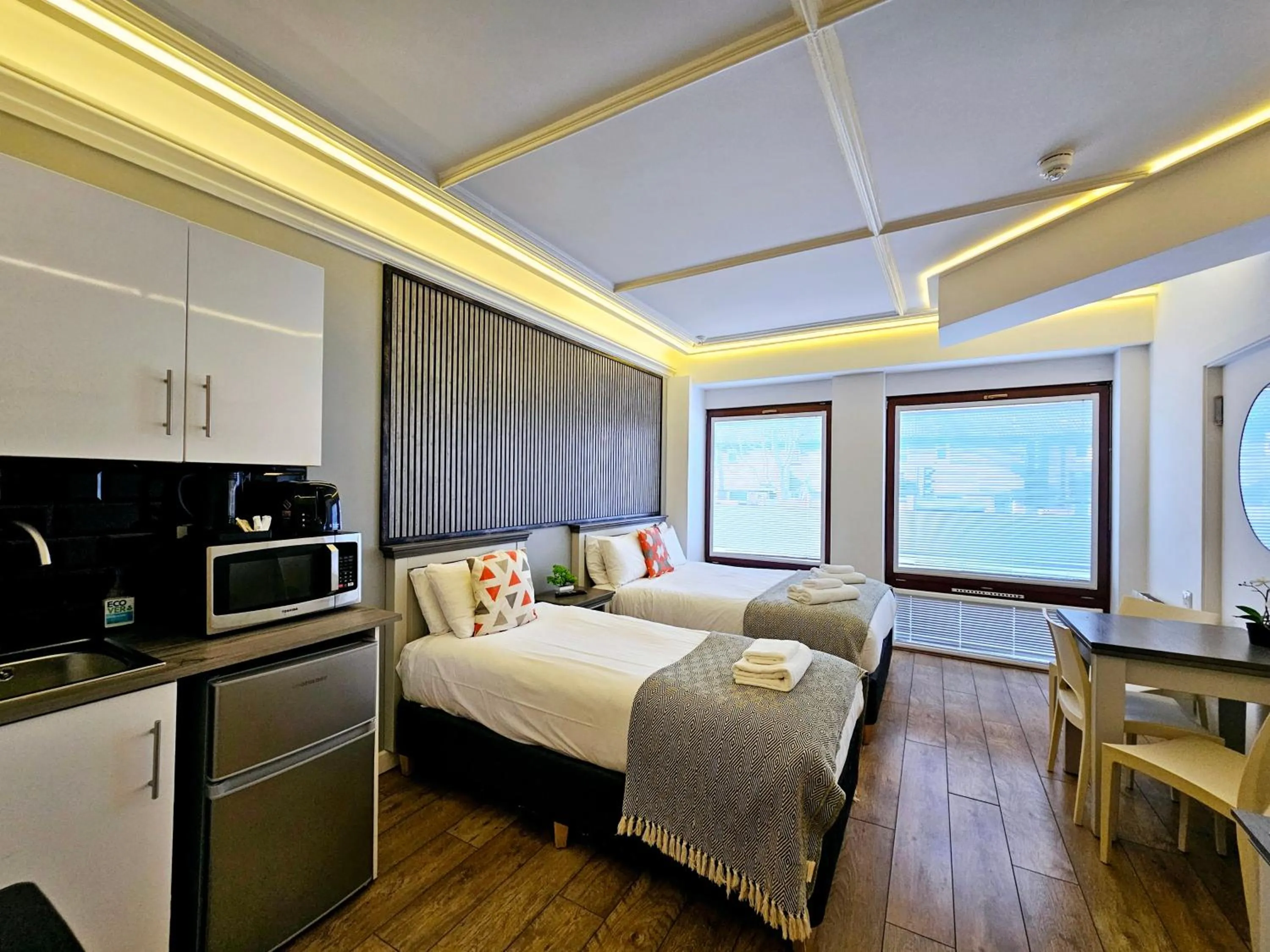 View (from property/room), Bed in London Stay Apartments