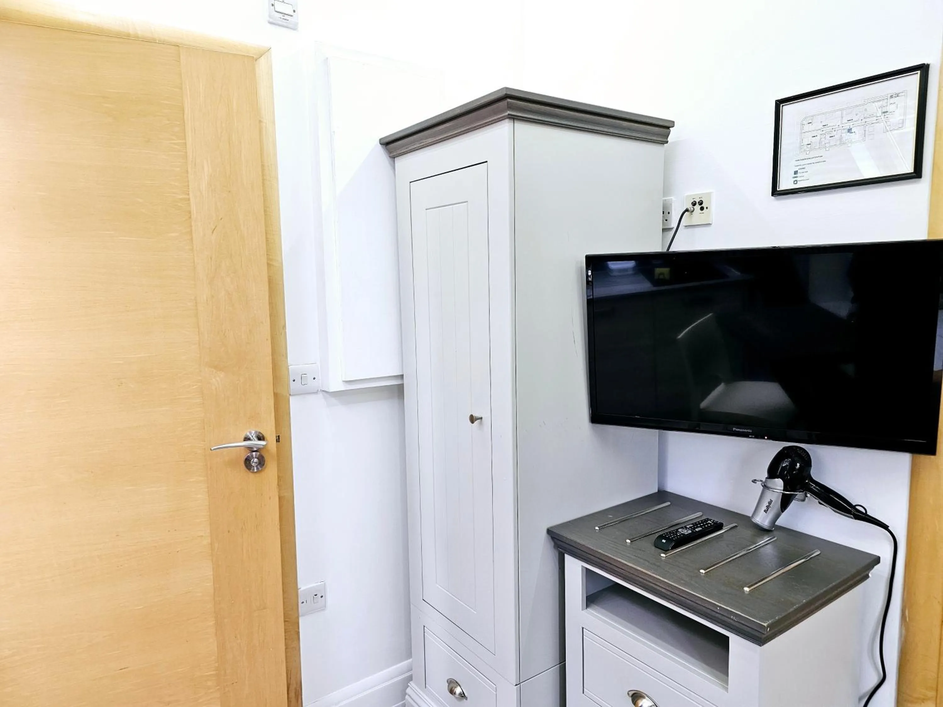 TV and multimedia in London Stay Apartments