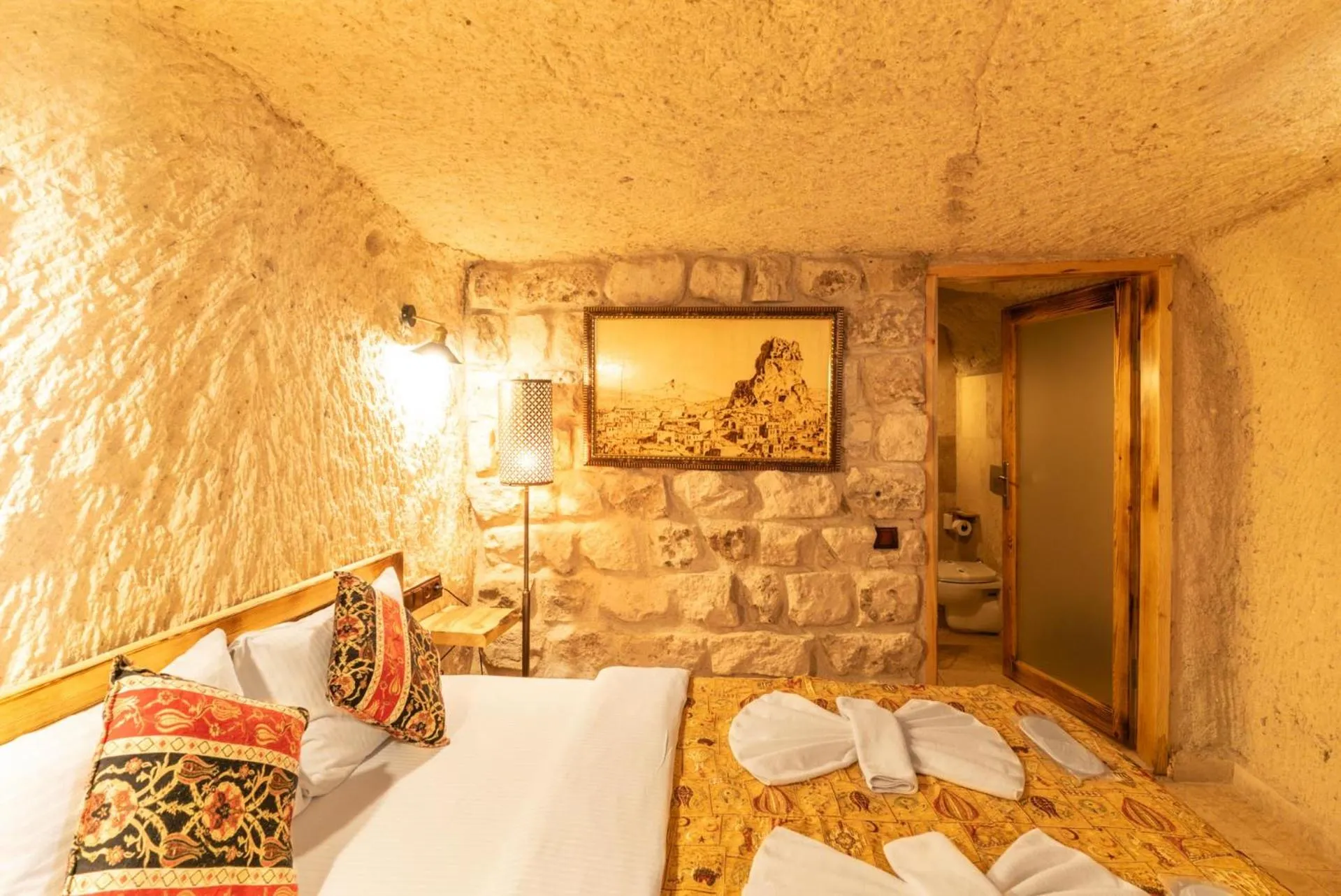 Bedroom, Bed in Cappadocia Ennar Cave Swimming Pool Hot & SPA