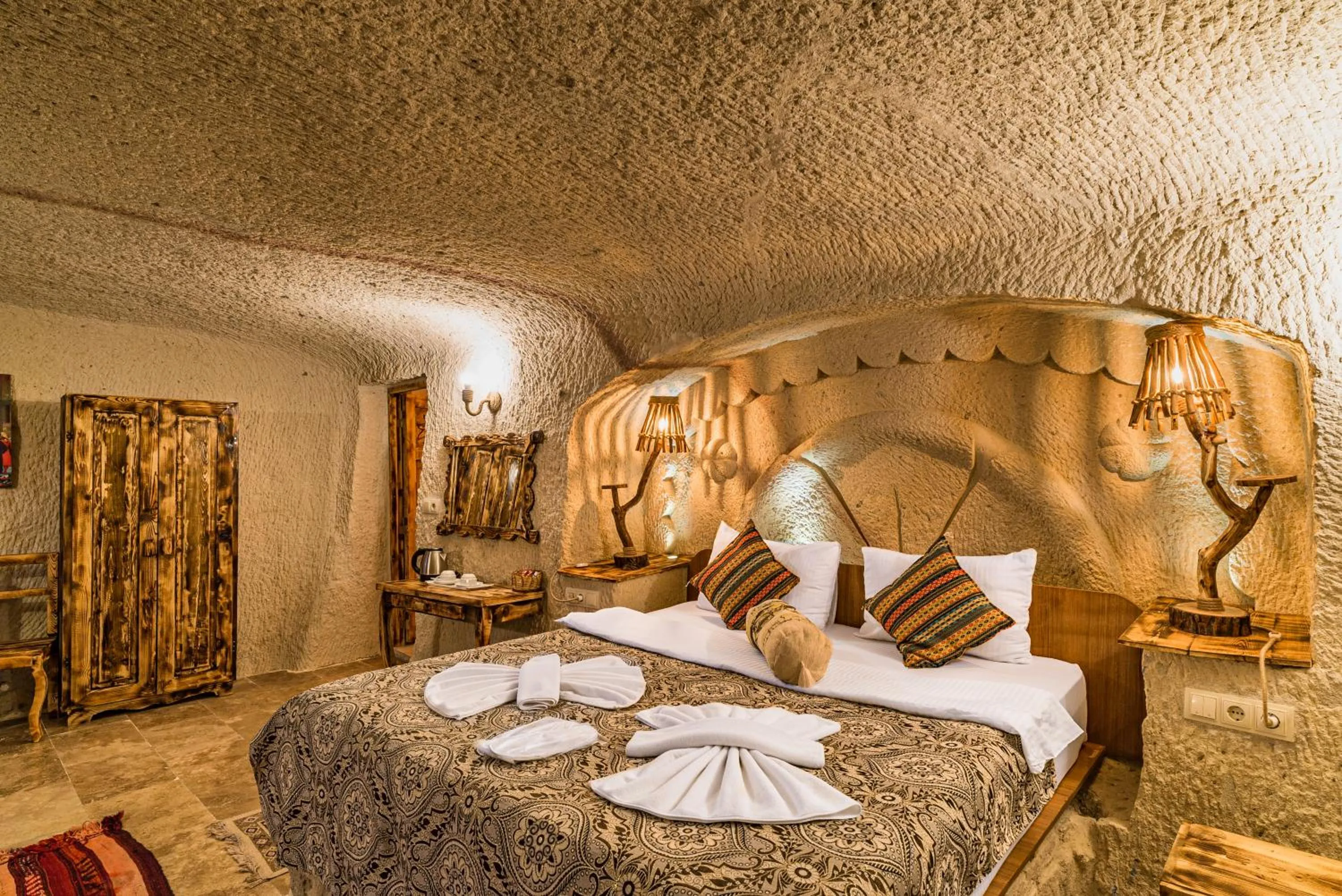 Photo of the whole room, Bed in Cappadocia Ennar Cave Swimming Pool Hot & SPA