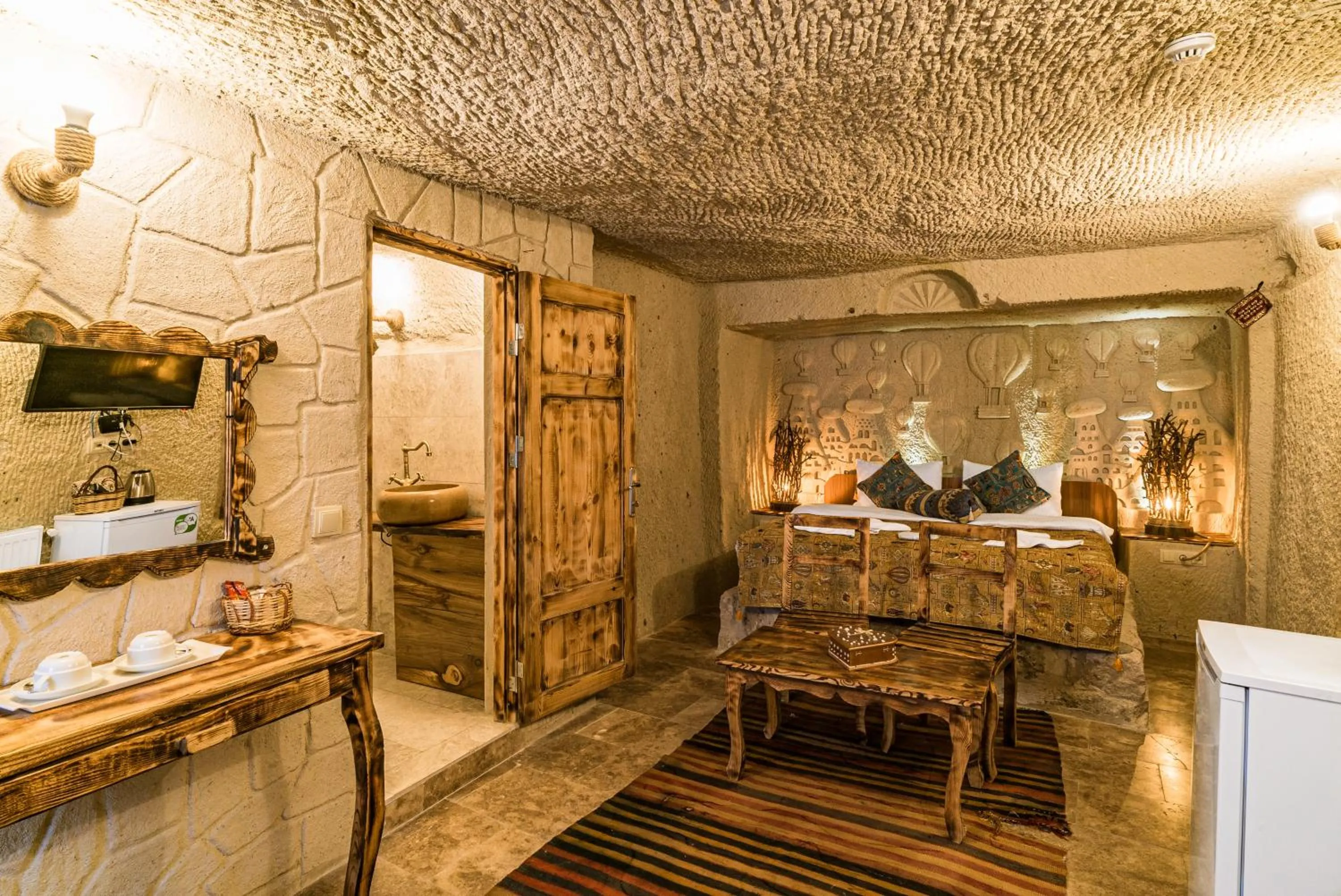 Photo of the whole room in Cappadocia Ennar Cave Swimming Pool Hot & SPA