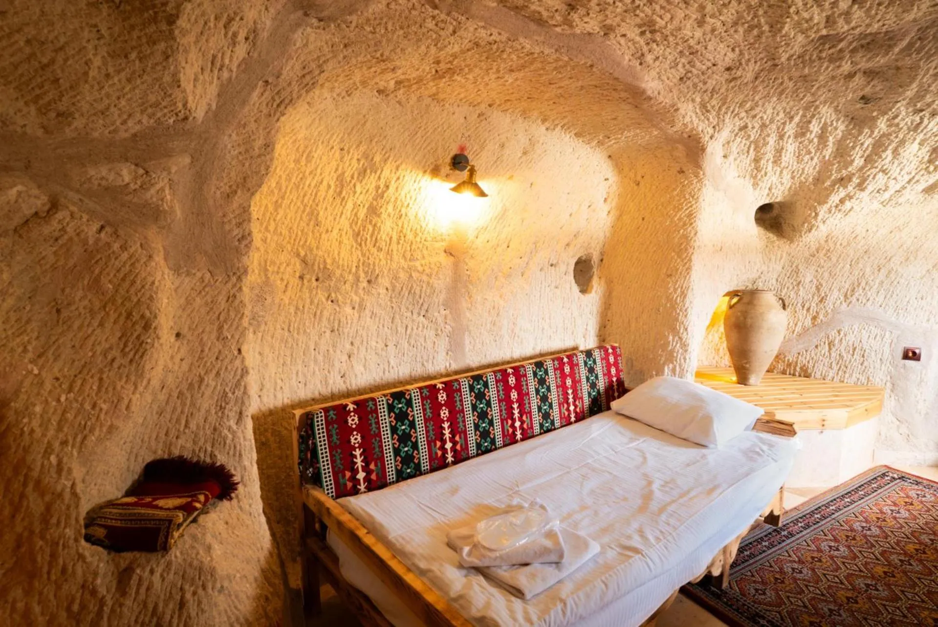 Bed in Cappadocia Ennar Cave Swimming Pool Hot & SPA