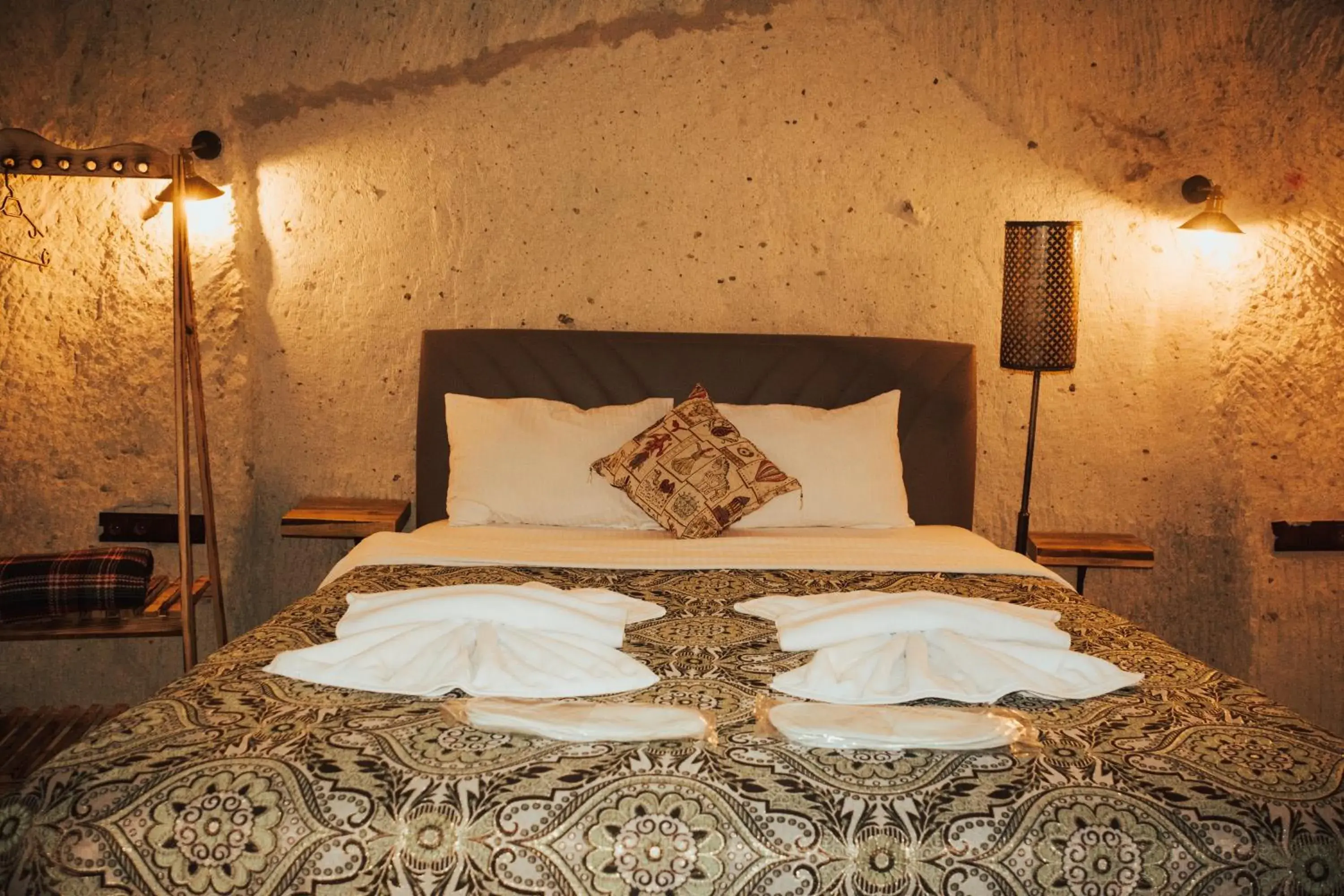 Budget Double Room in Cappadocia Ennar Cave Swimming Pool Hot & SPA Budget Double Room in Cappadocia Ennar Cave Swimming Pool Hot & SPA