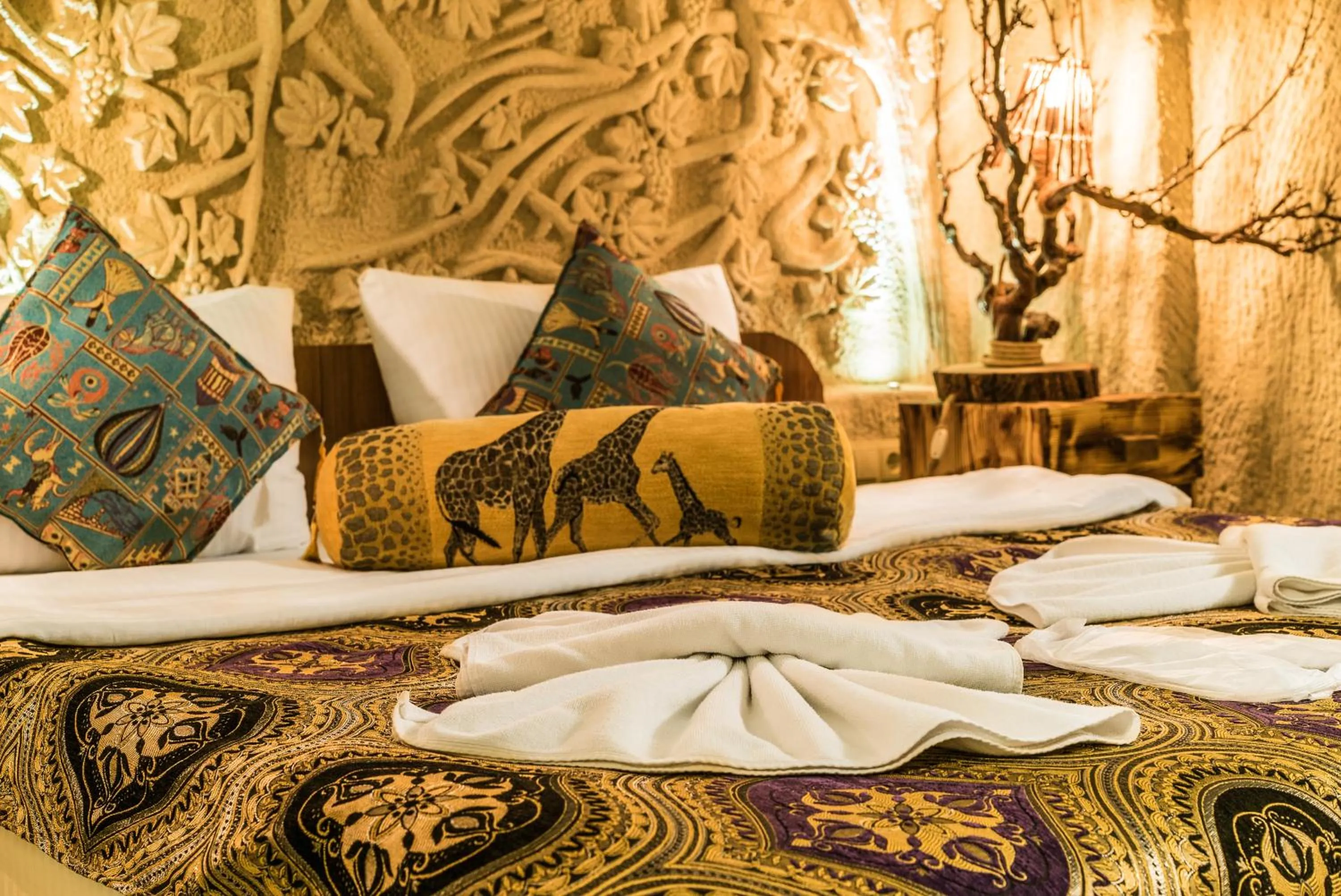 Massage, Bed in Cappadocia Ennar Cave Swimming Pool Hot & SPA