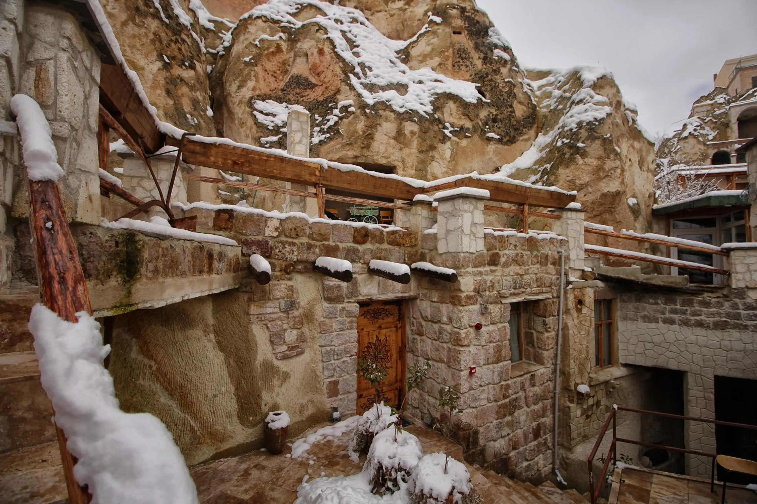 Patio in Cappadocia Ennar Cave Swimming Pool Hot & SPA