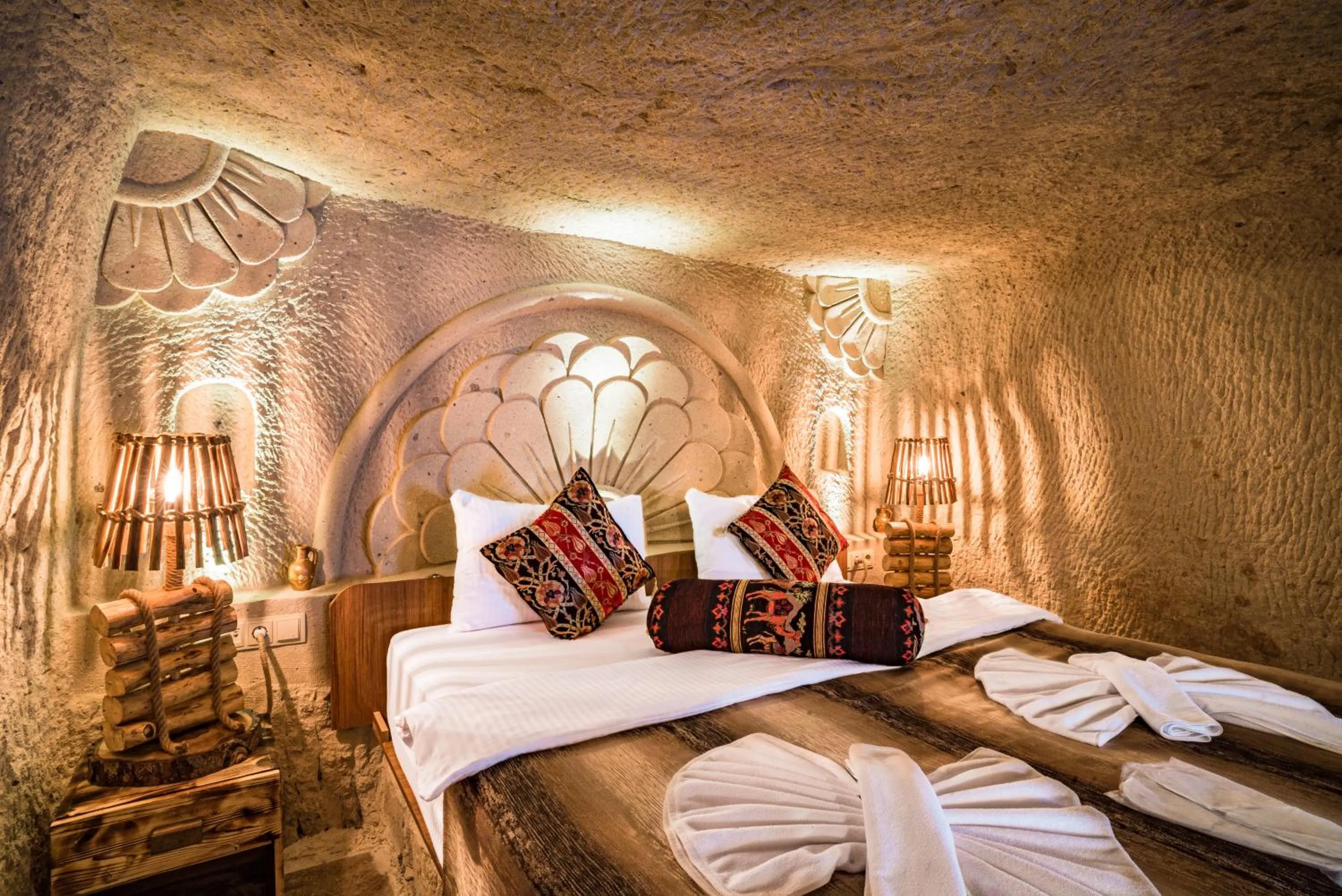 Bed in Cappadocia Ennar Cave Swimming Pool Hot & SPA