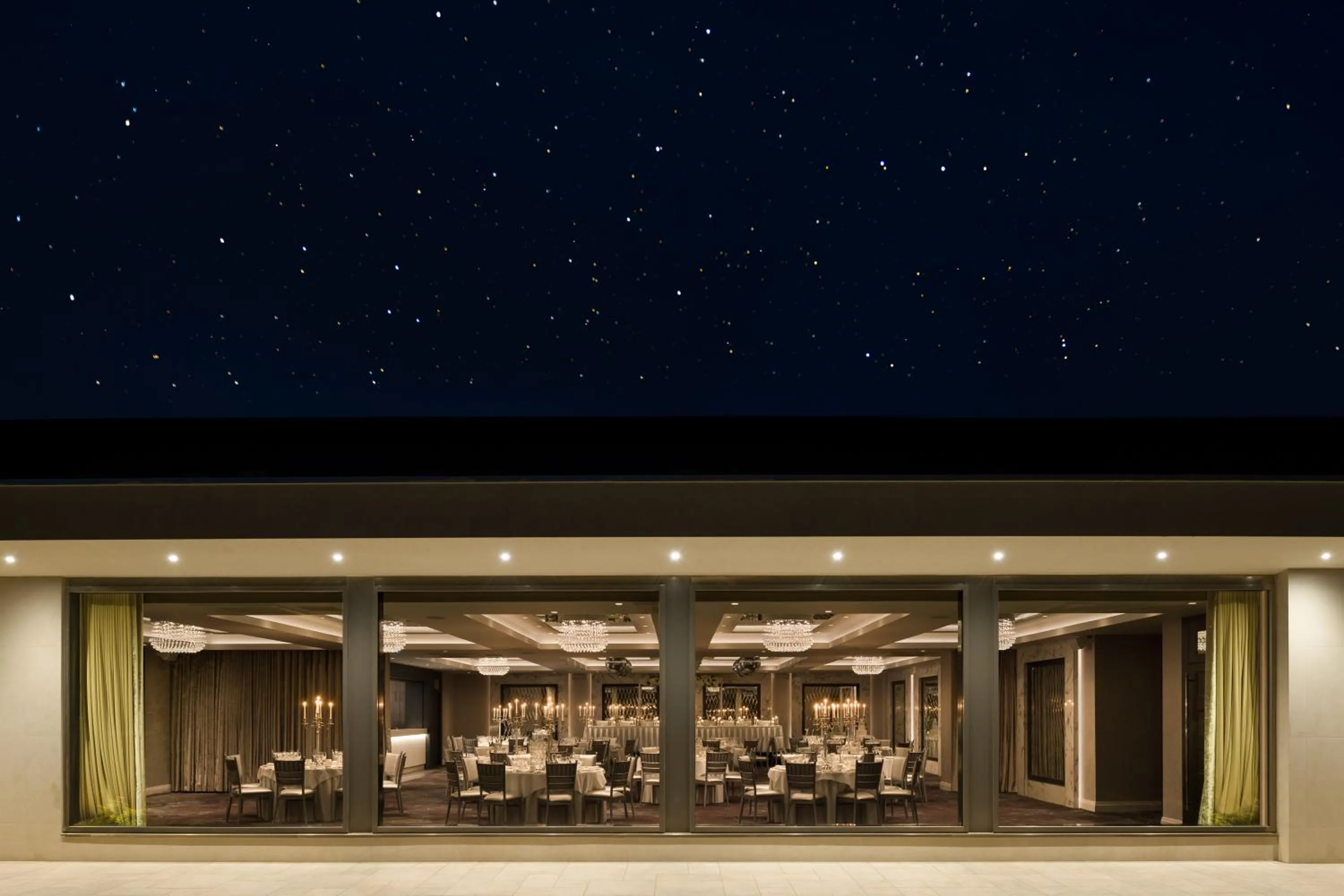 Facade/entrance in Dalmeny Park House Hotel