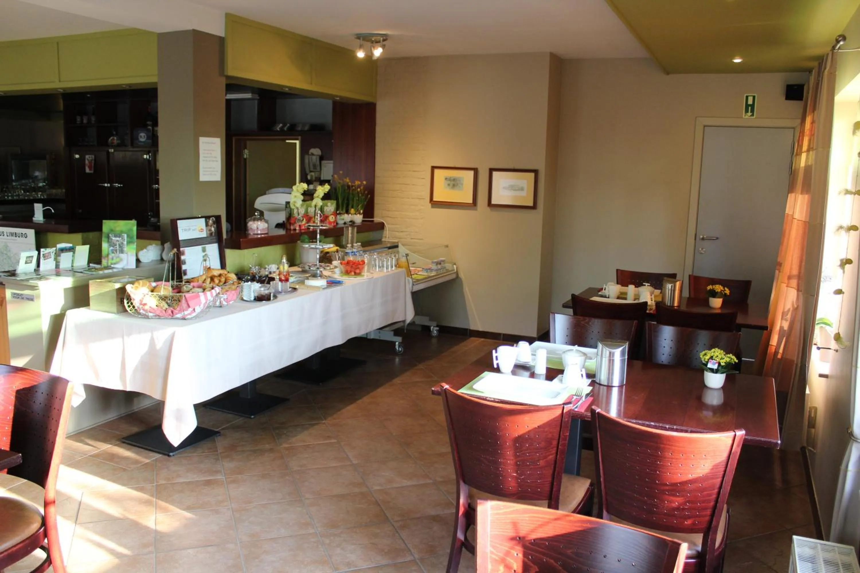 Continental breakfast in B&B De Vroling
