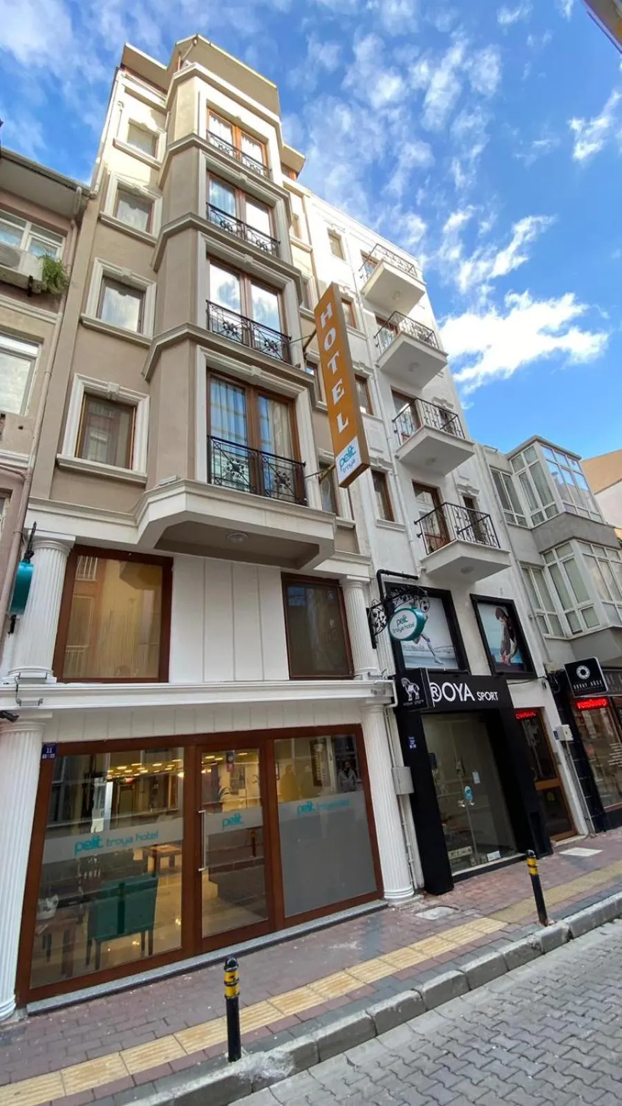 Property building in Hotel Pelit