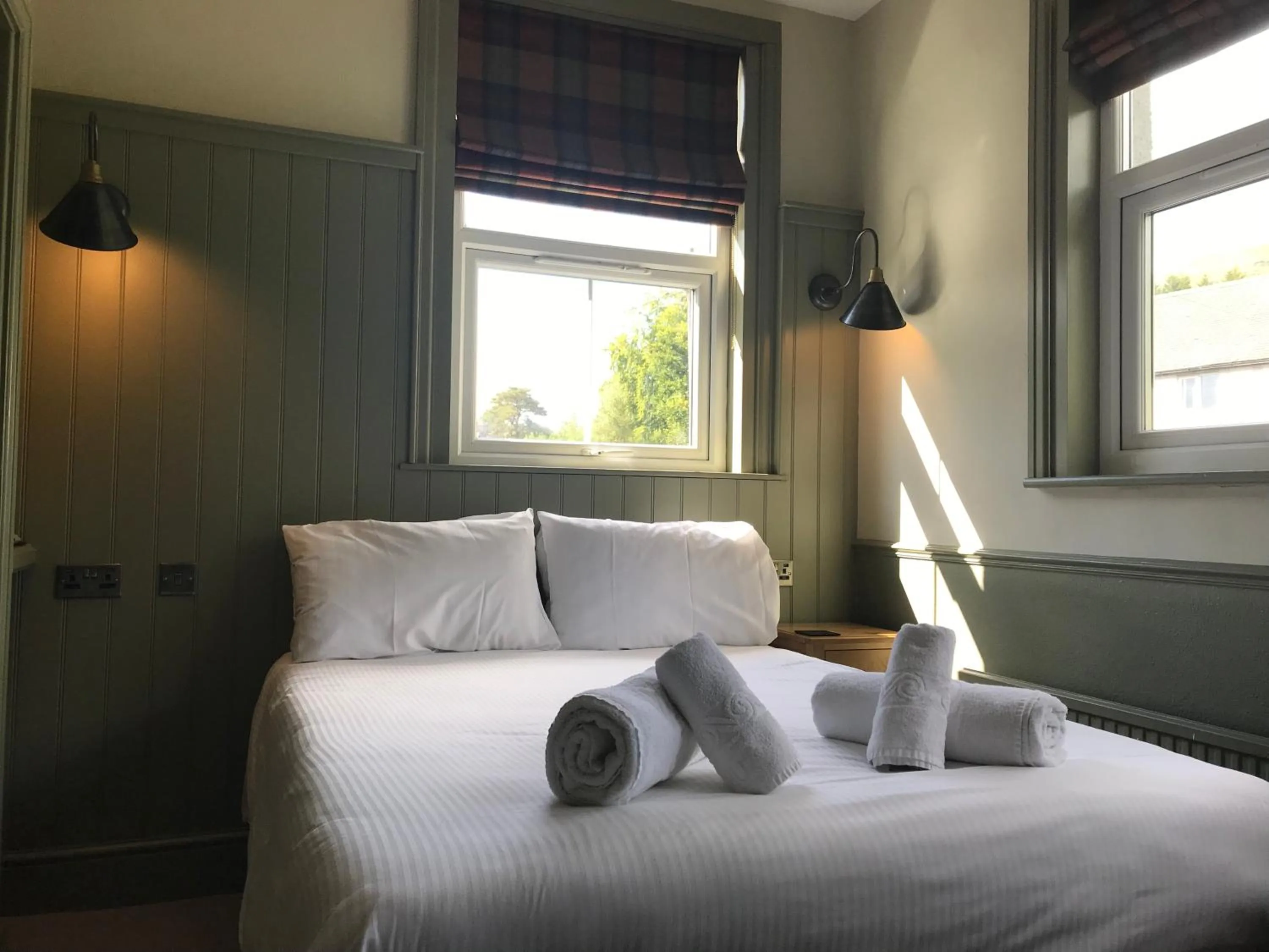 Bedroom, Bed in The Horse and Farrier Inn and The Salutation Inn Threlkeld Keswick