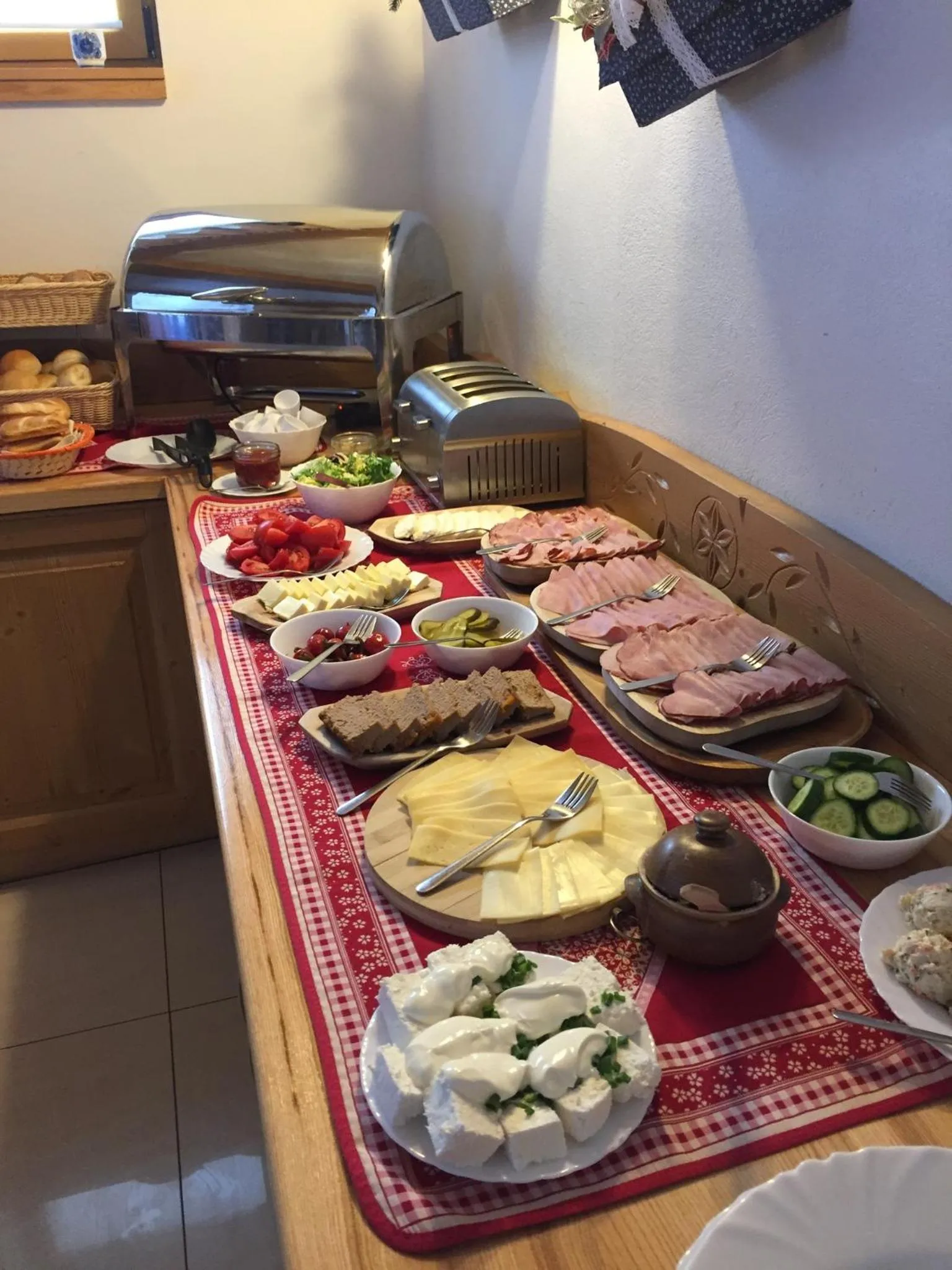 Buffet breakfast in Willa Alpejska