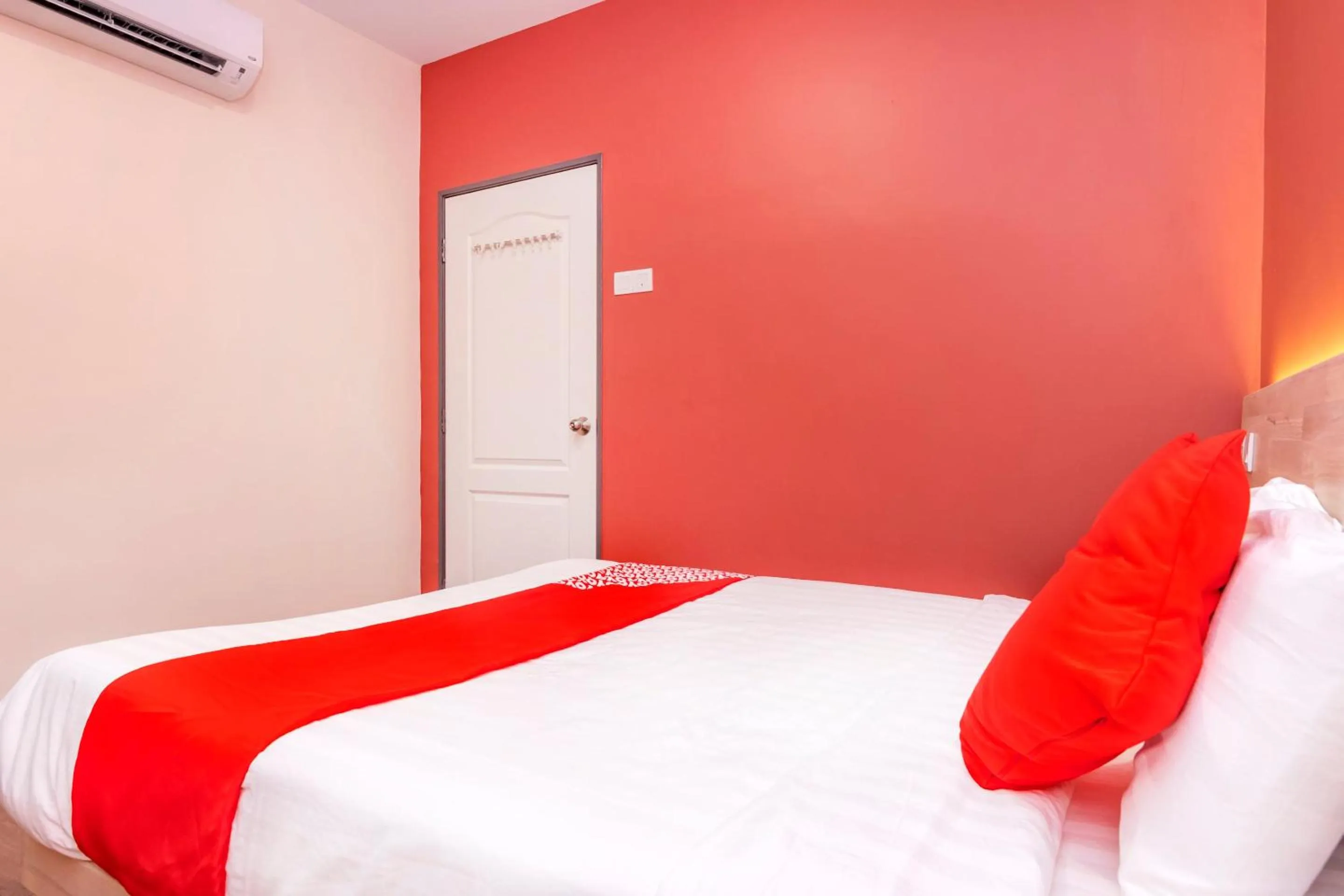 Bedroom, Bed in OYO 778 Bmw 2 Hotel